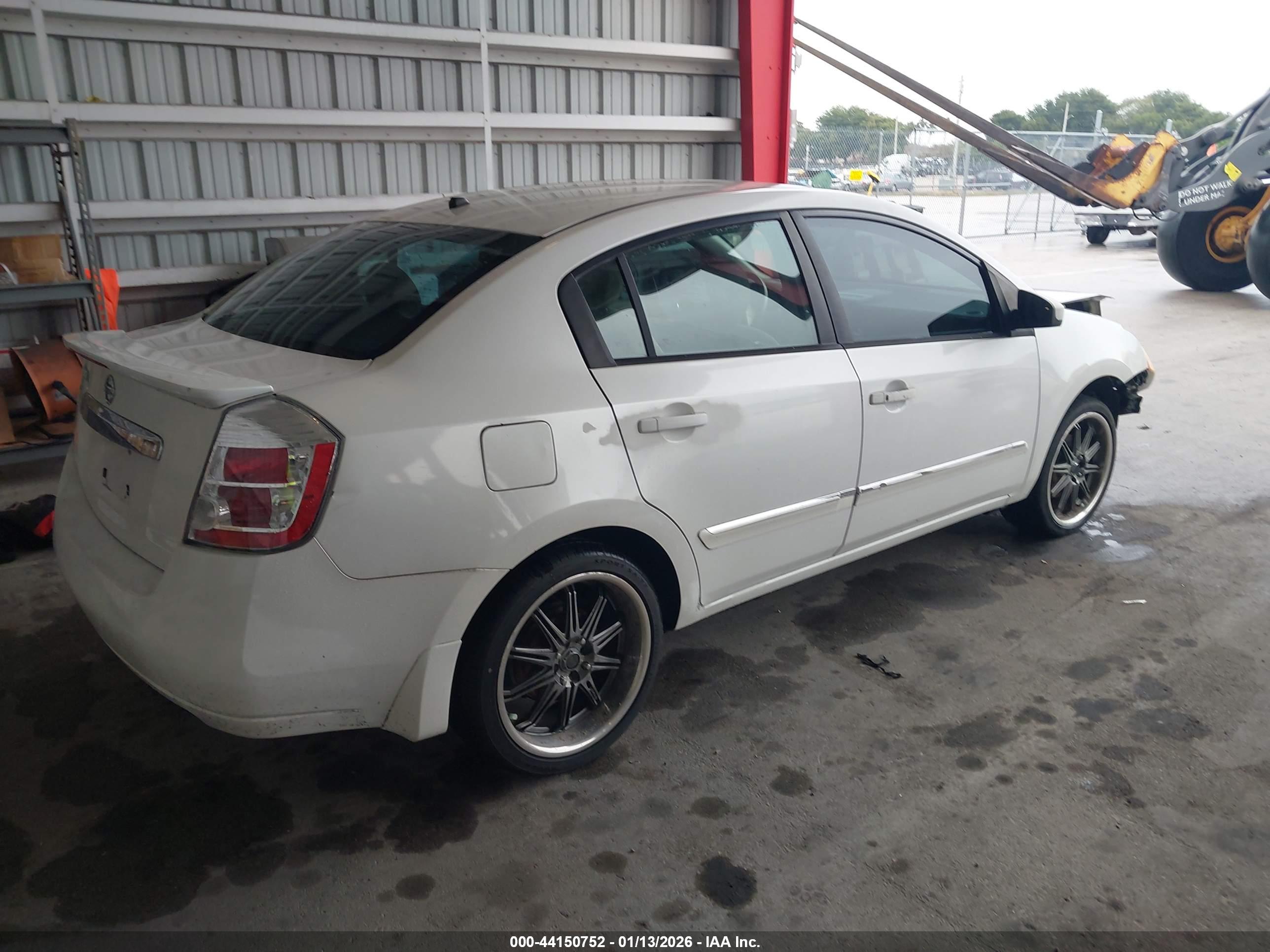 NISSAN SENTRA image 4