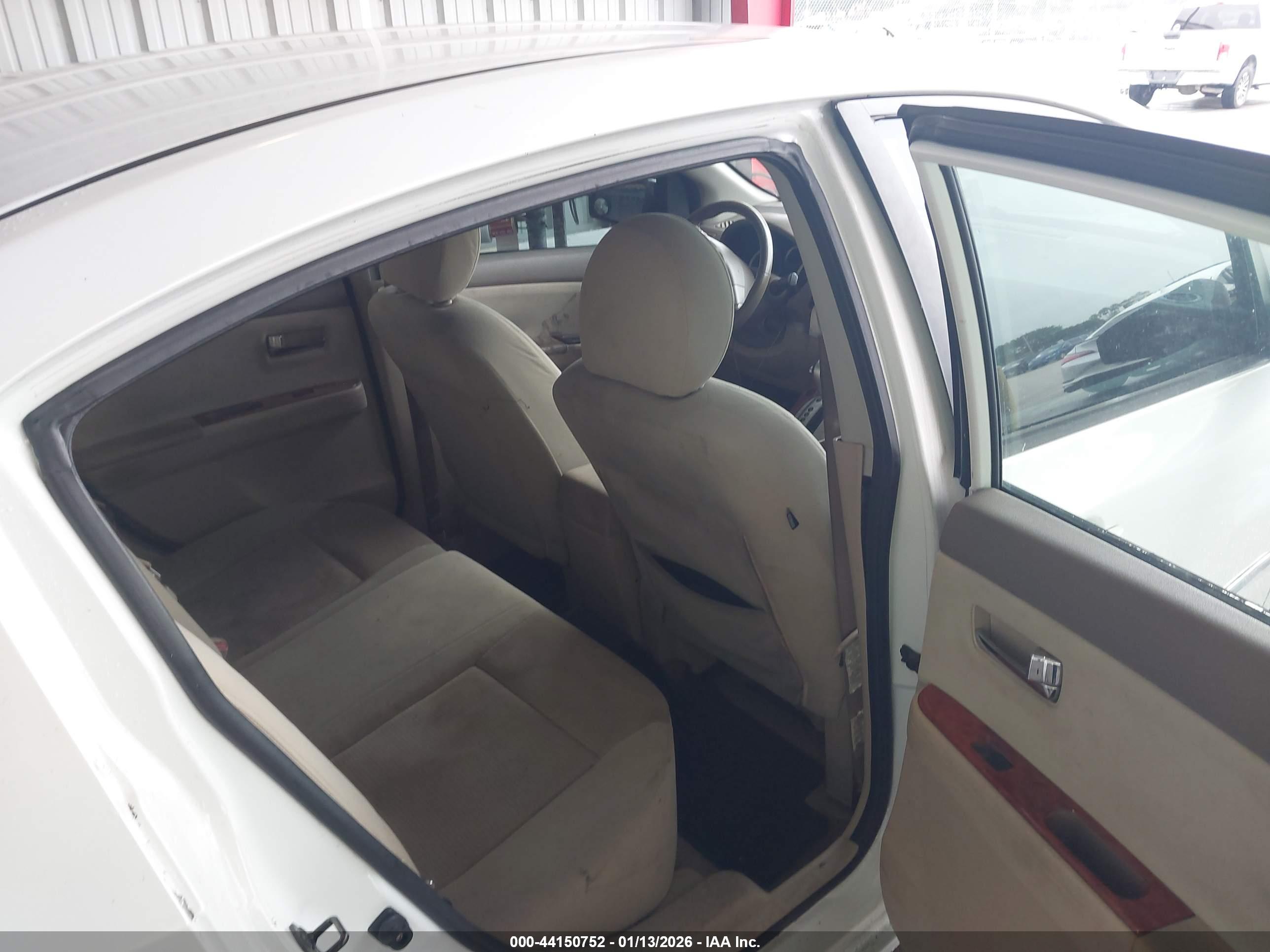 NISSAN SENTRA image 8