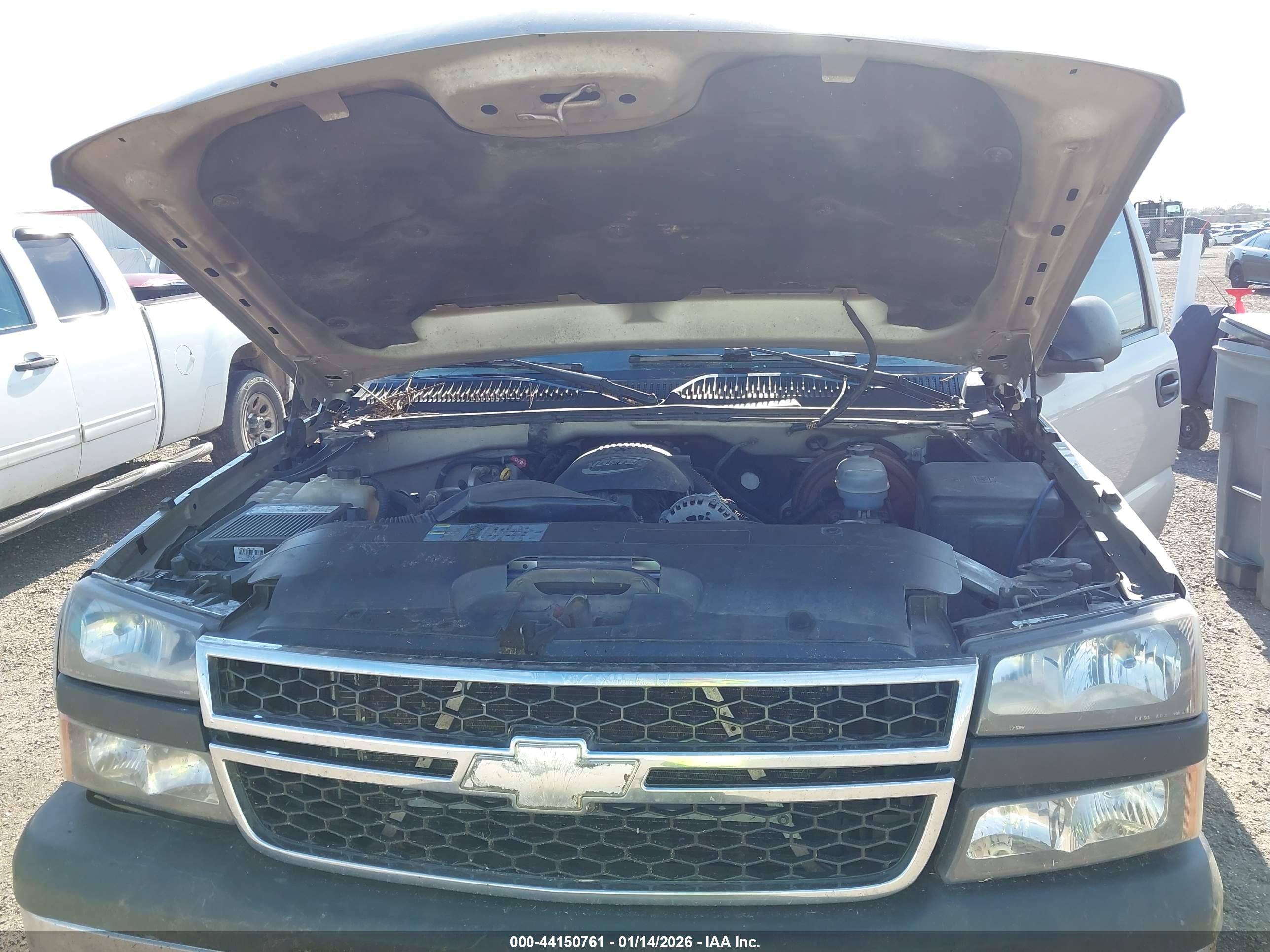 CHEVROLET SILVERADO image 10