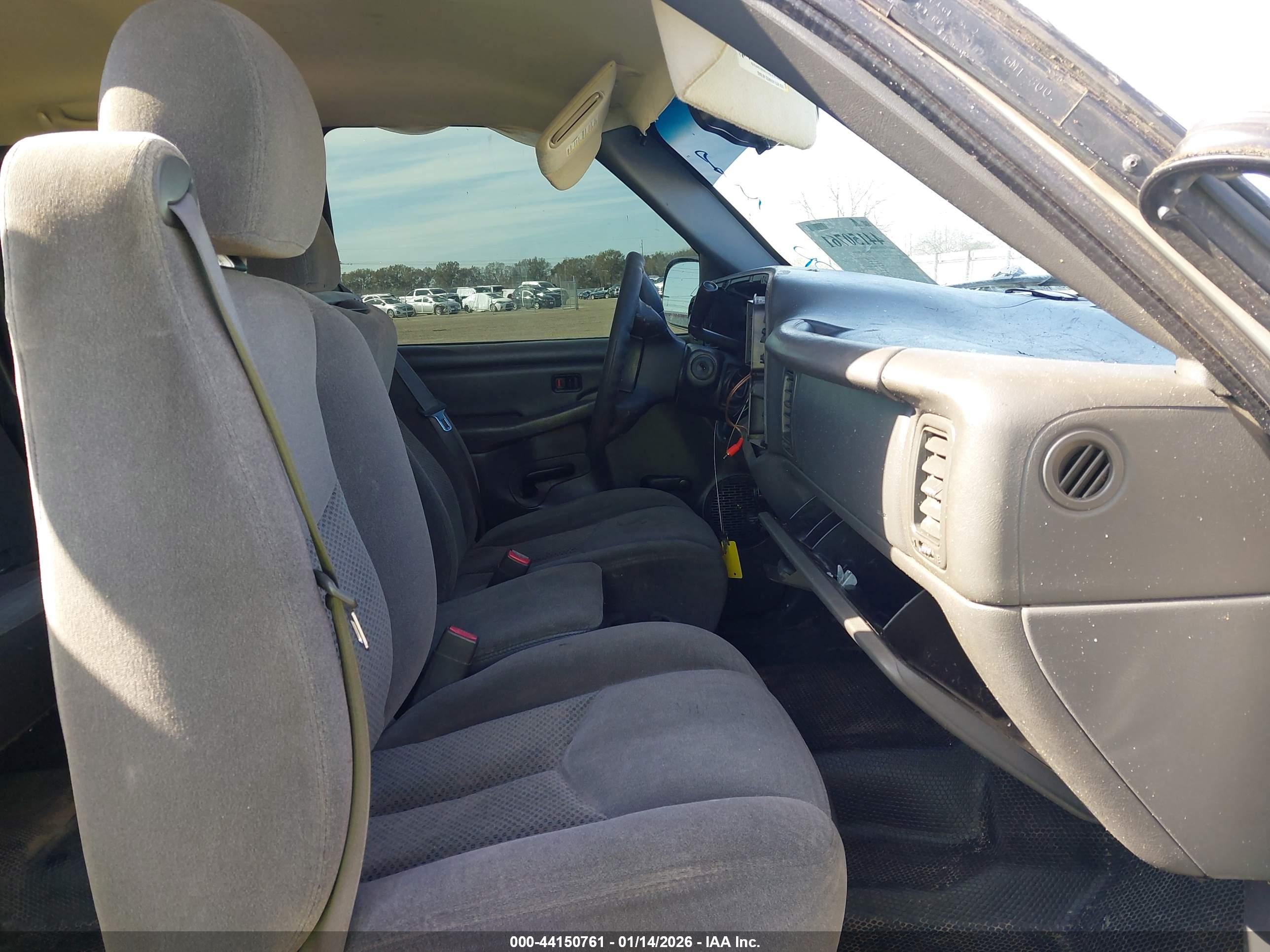 CHEVROLET SILVERADO image 5