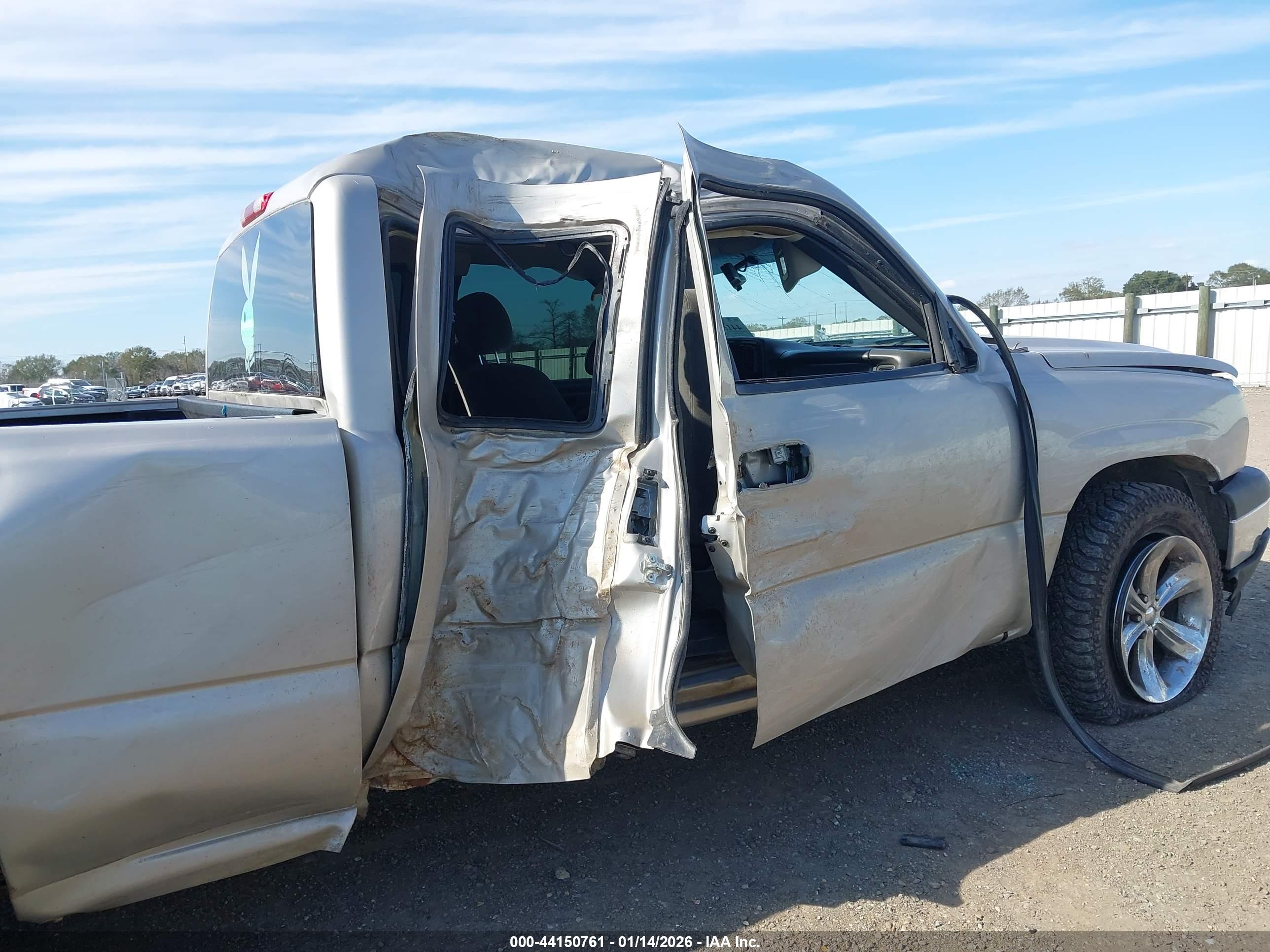 CHEVROLET SILVERADO image 6
