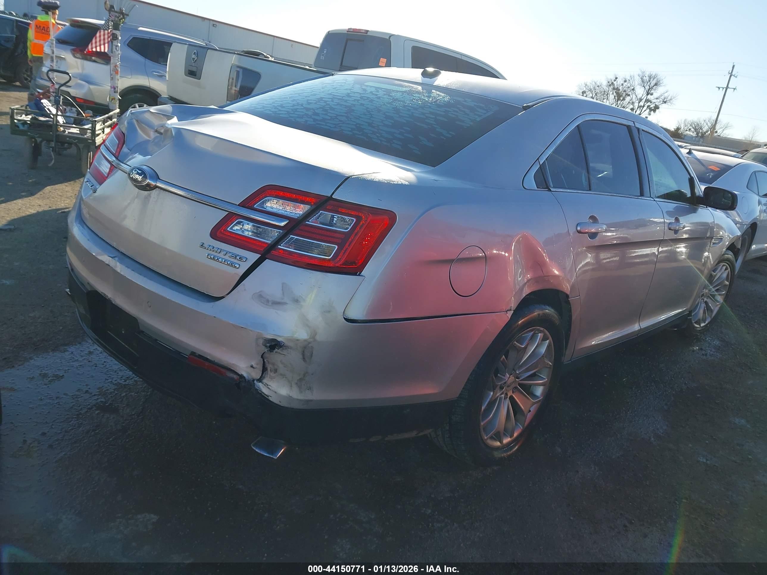 FORD TAURUS image 4