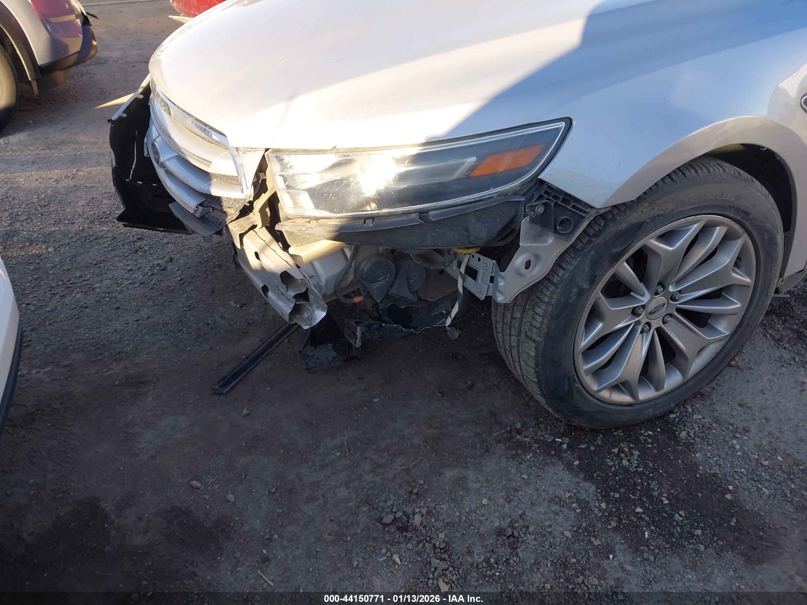 FORD TAURUS image 6