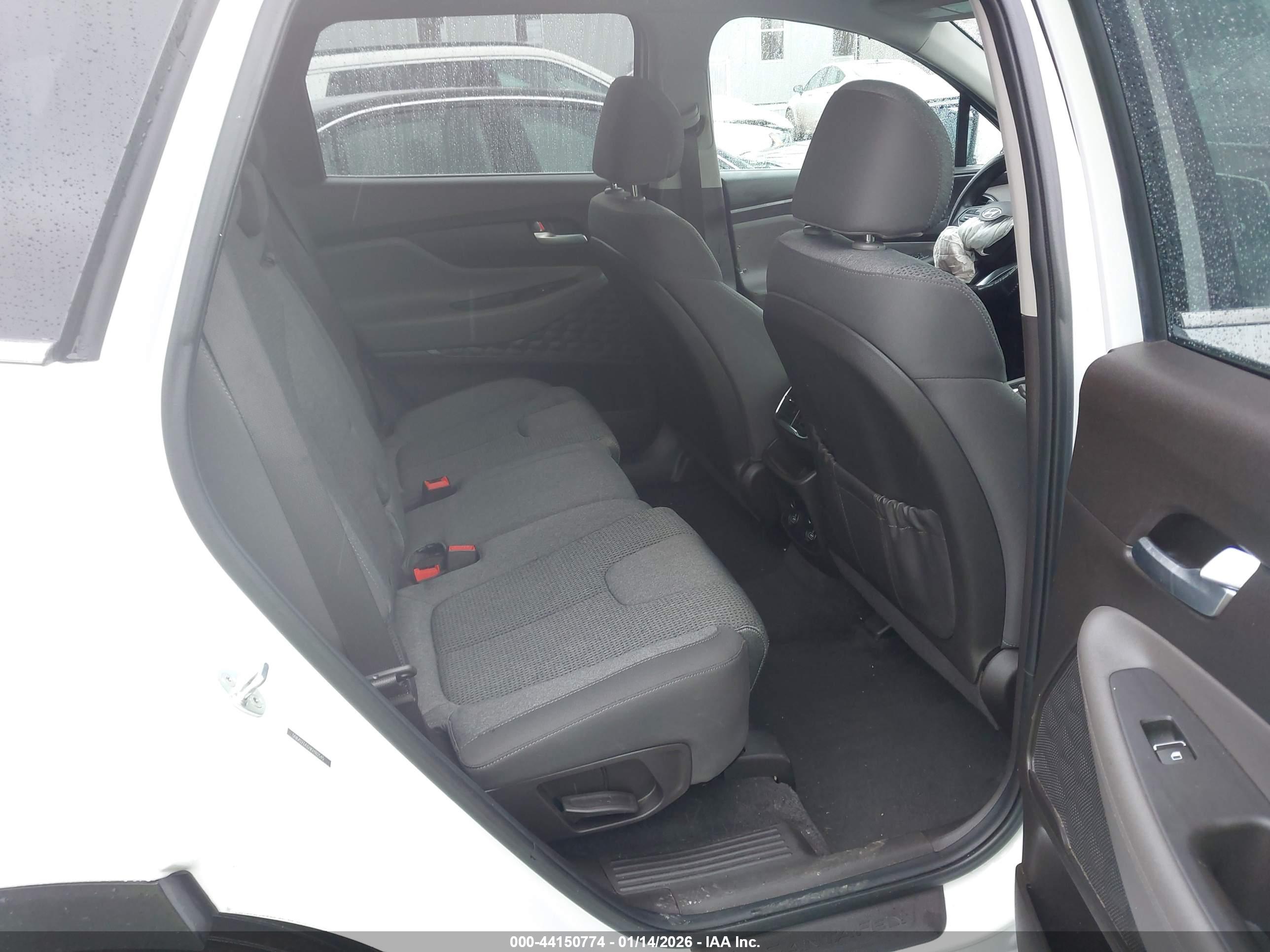 HYUNDAI SANTA image 8