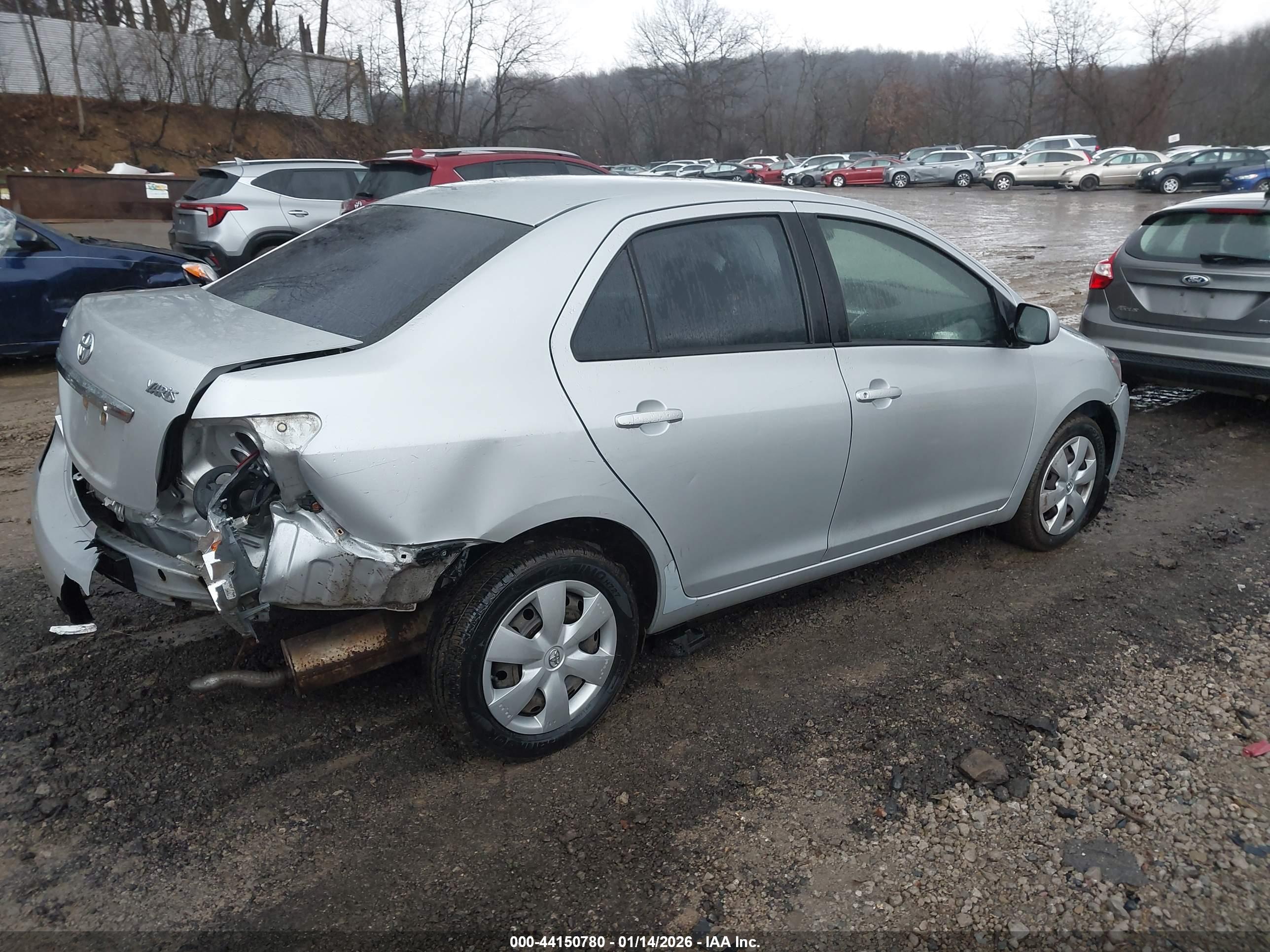 TOYOTA YARIS image 4