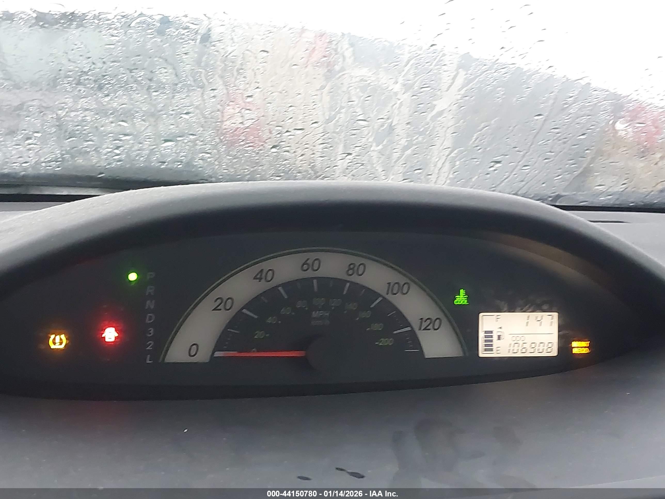 TOYOTA YARIS image 7