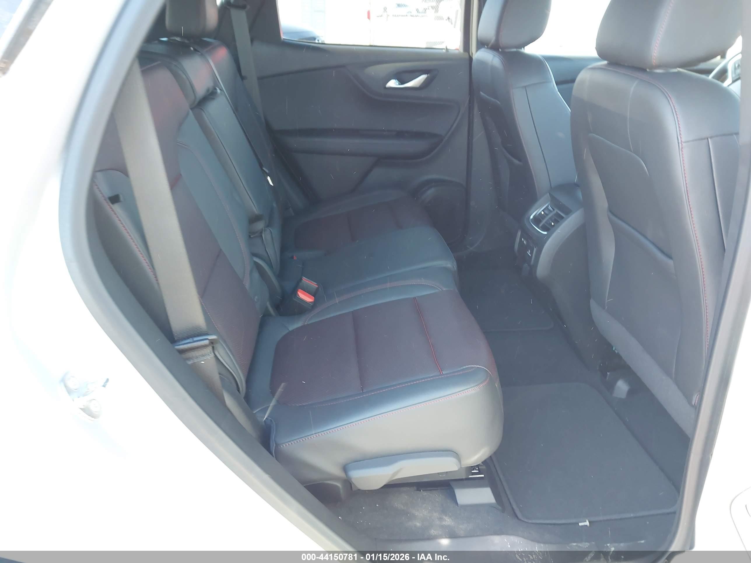 CHEVROLET BLAZER image 8