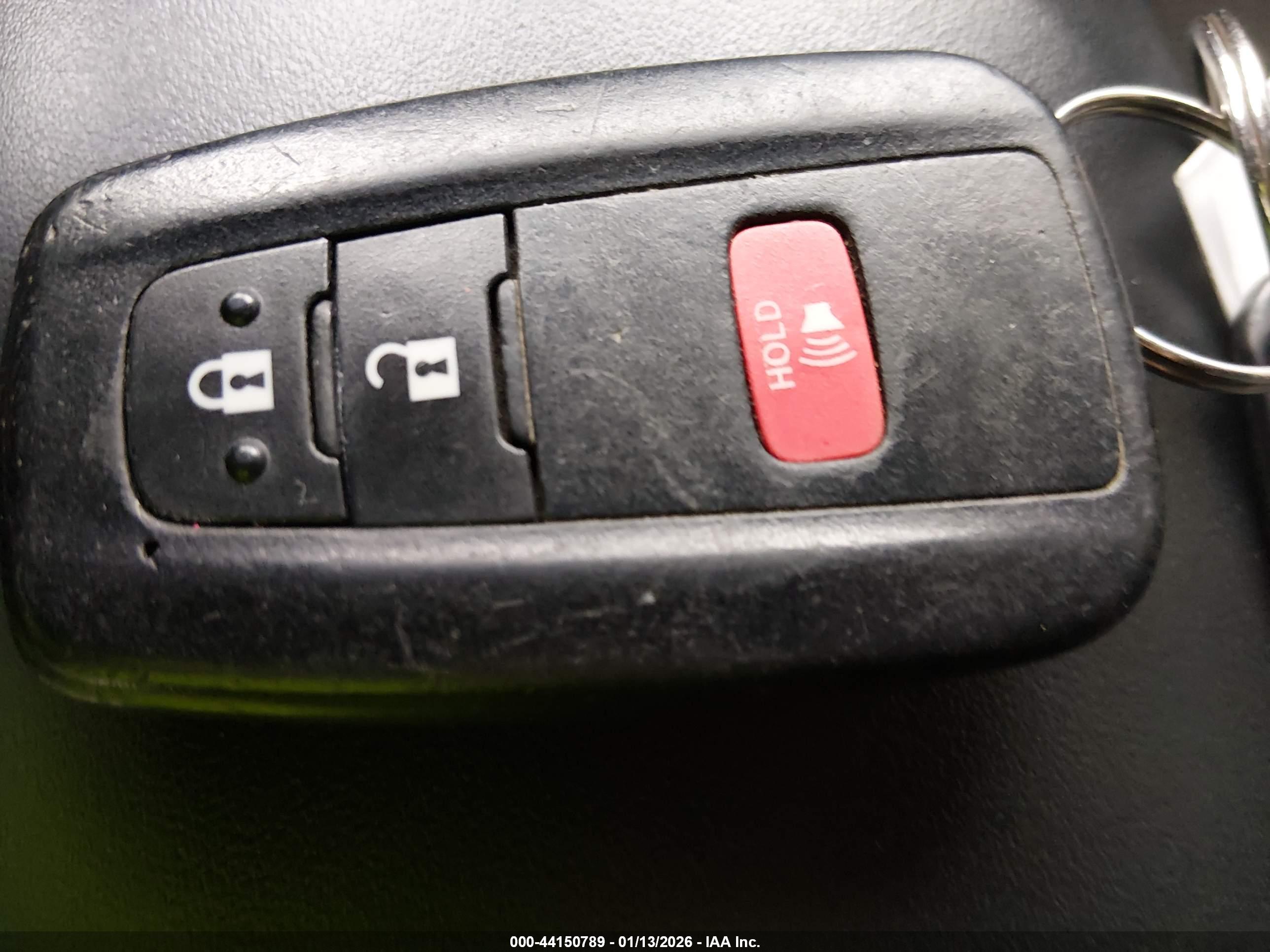 TOYOTA C-HR image 11