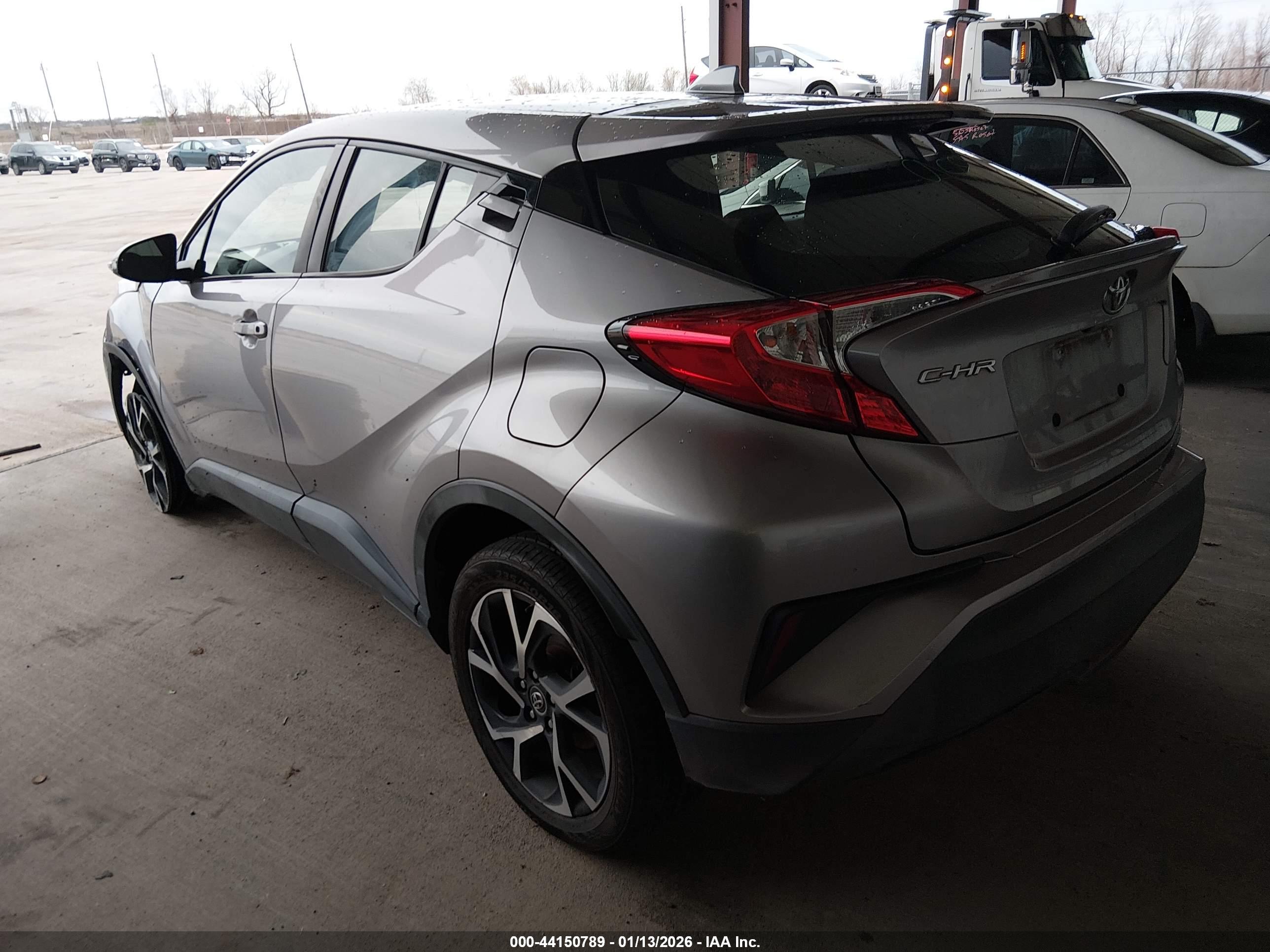 TOYOTA C-HR image 3