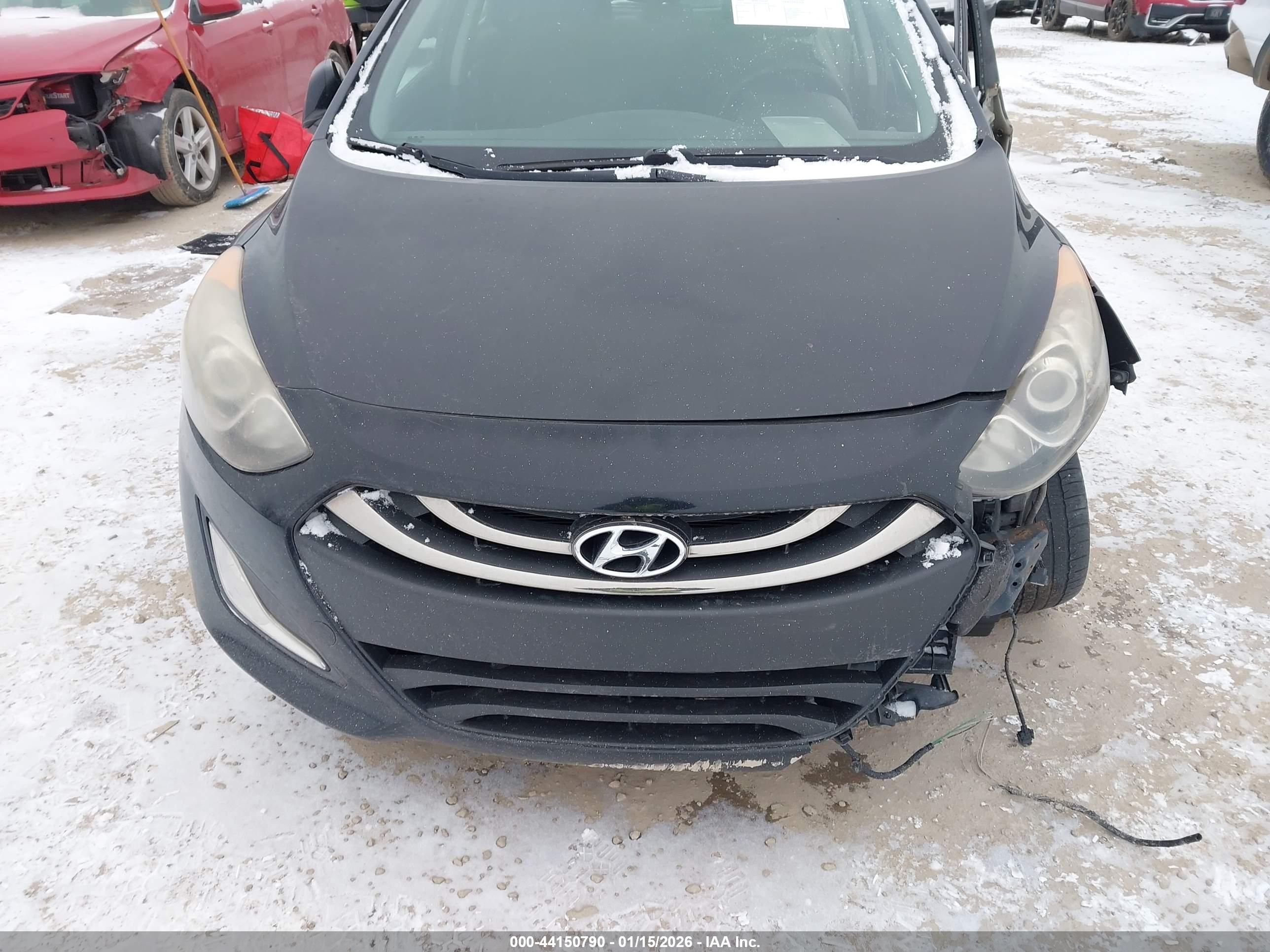 HYUNDAI ELANTRA image 6