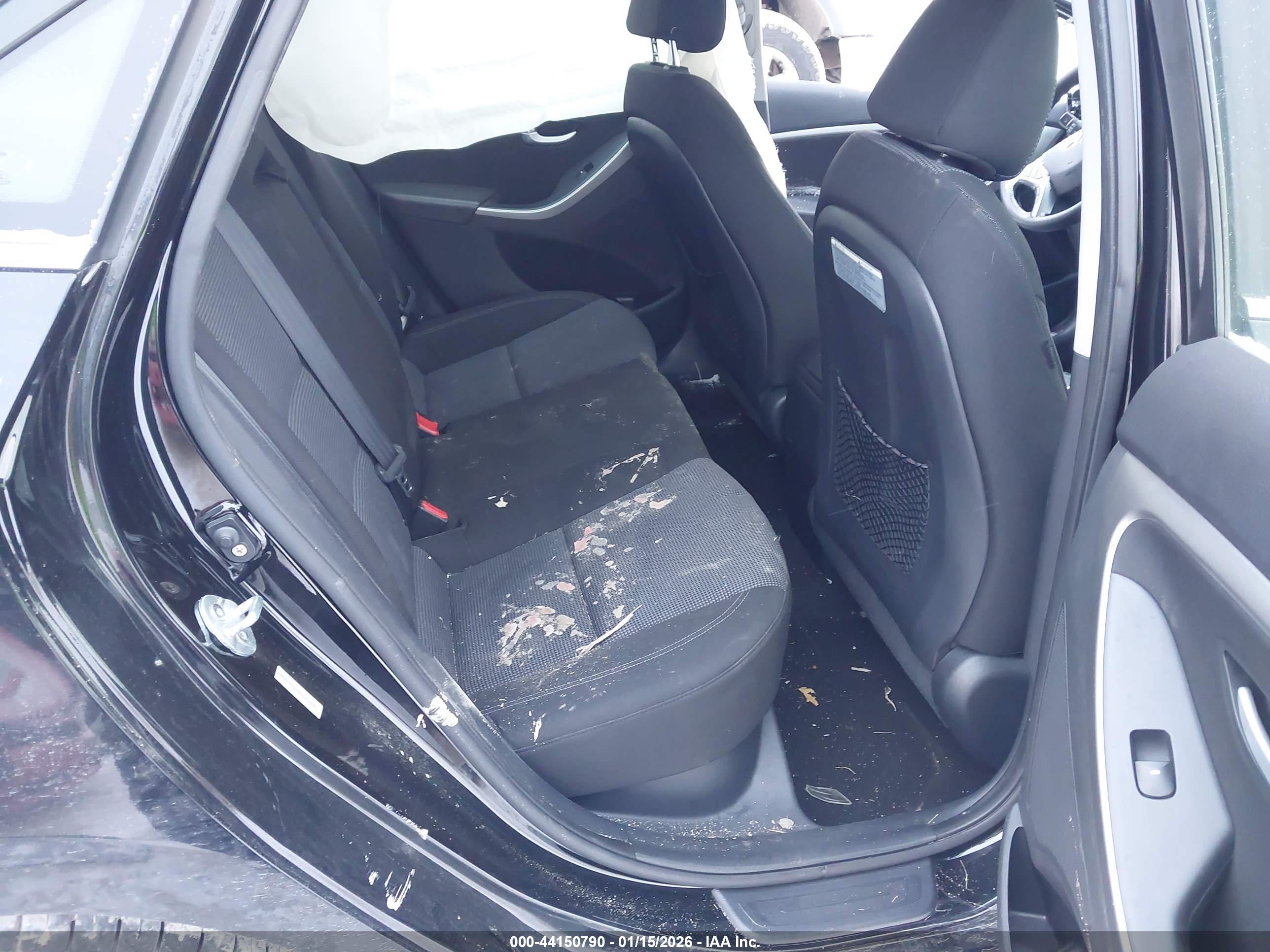 HYUNDAI ELANTRA image 8