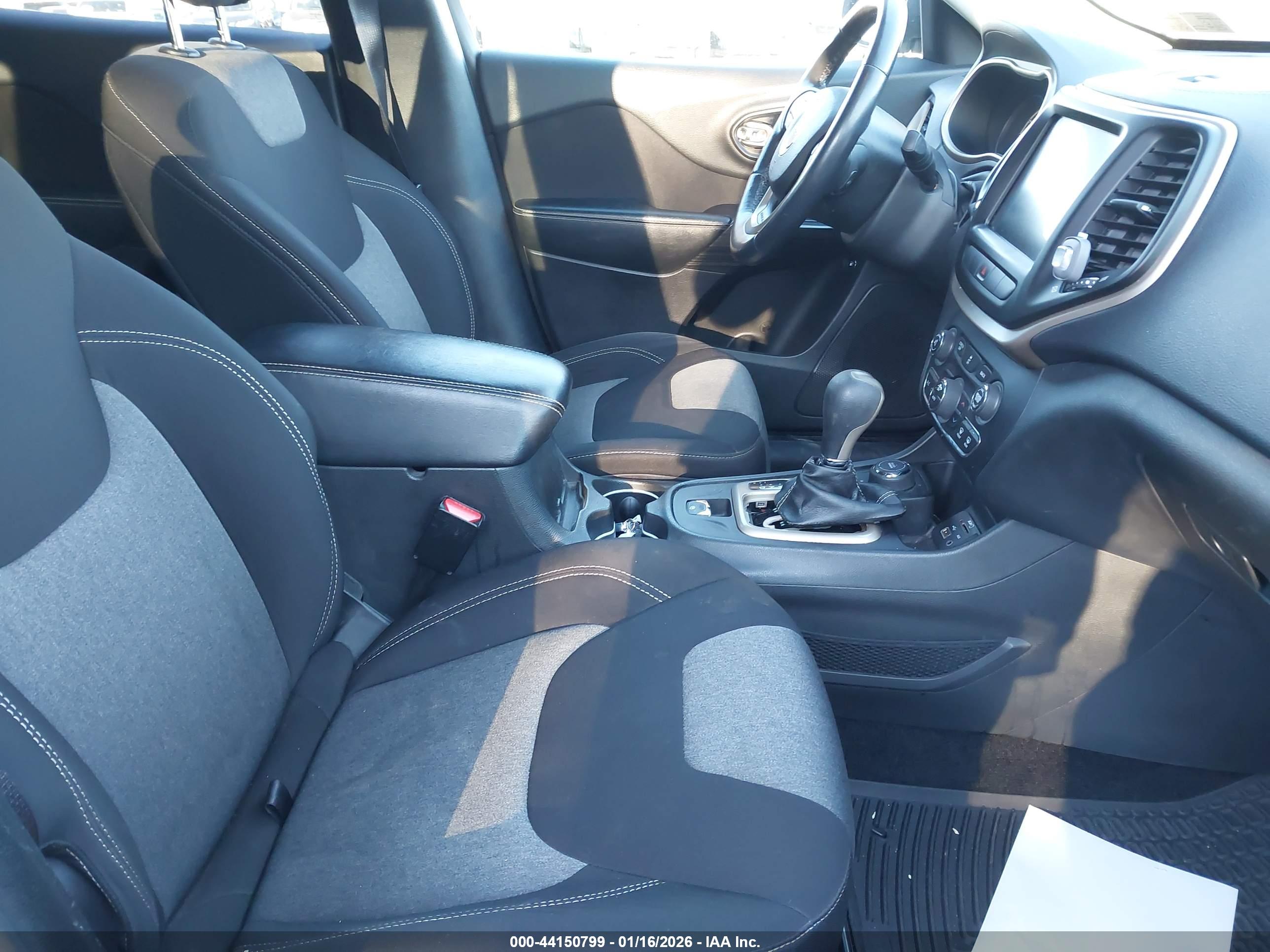 JEEP CHEROKEE image 5