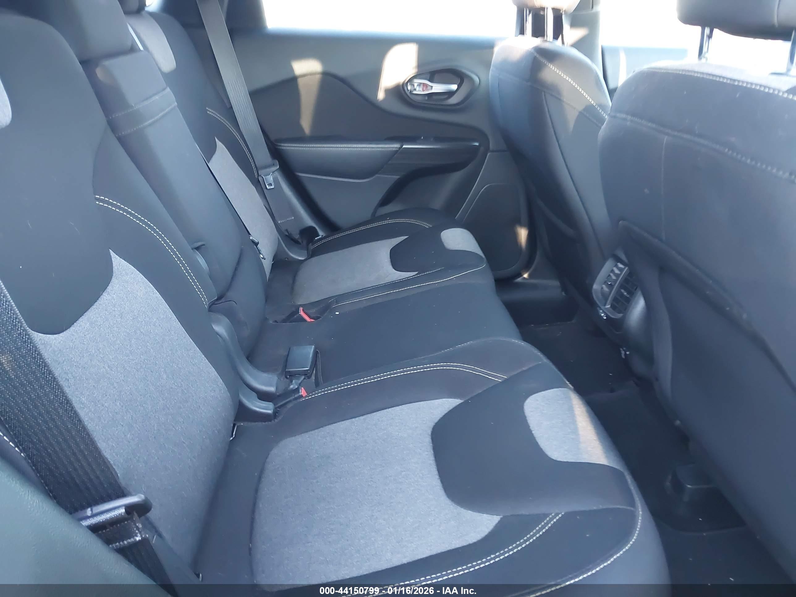 JEEP CHEROKEE image 8
