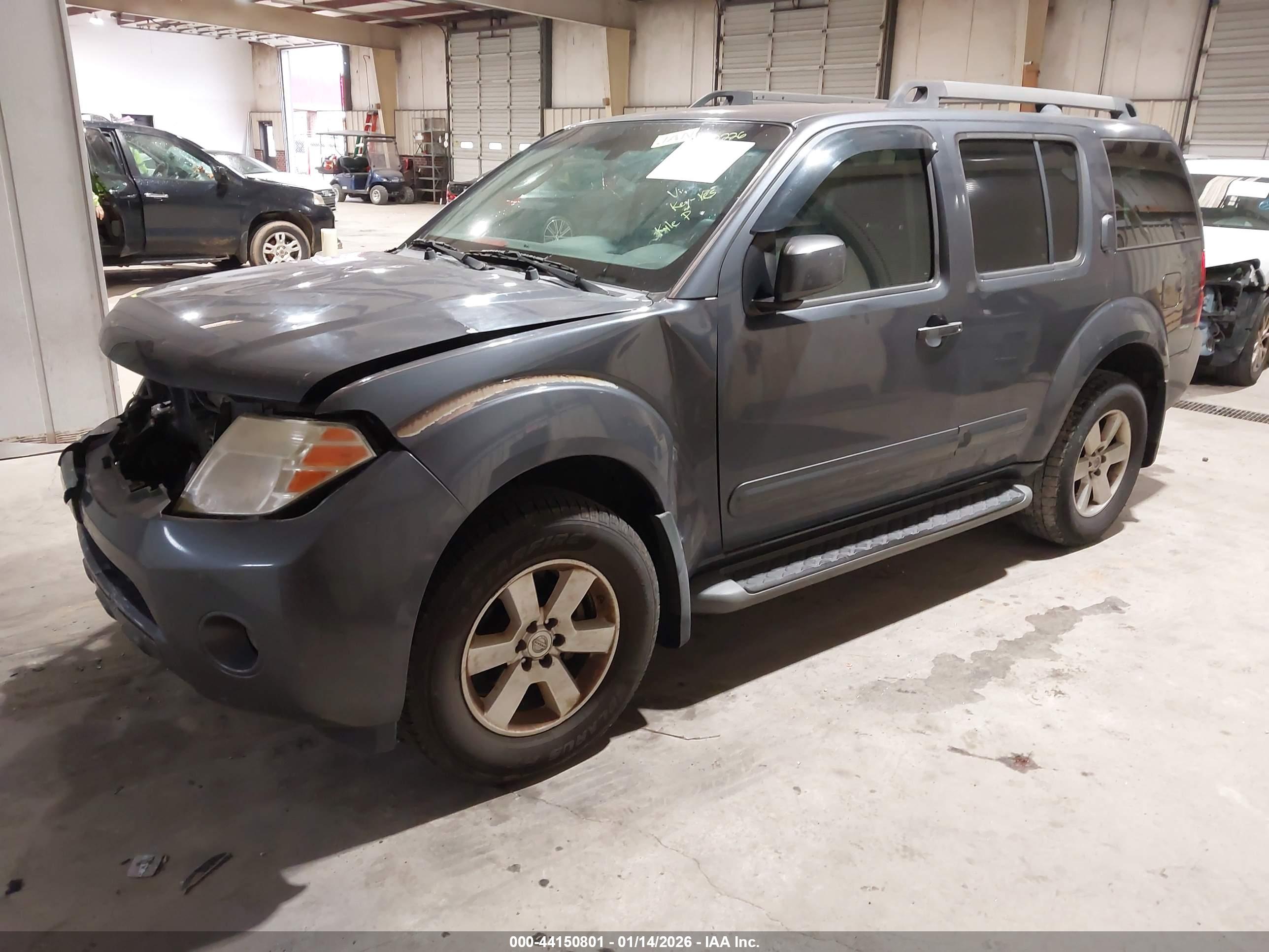 NISSAN PATHFINDER image 2