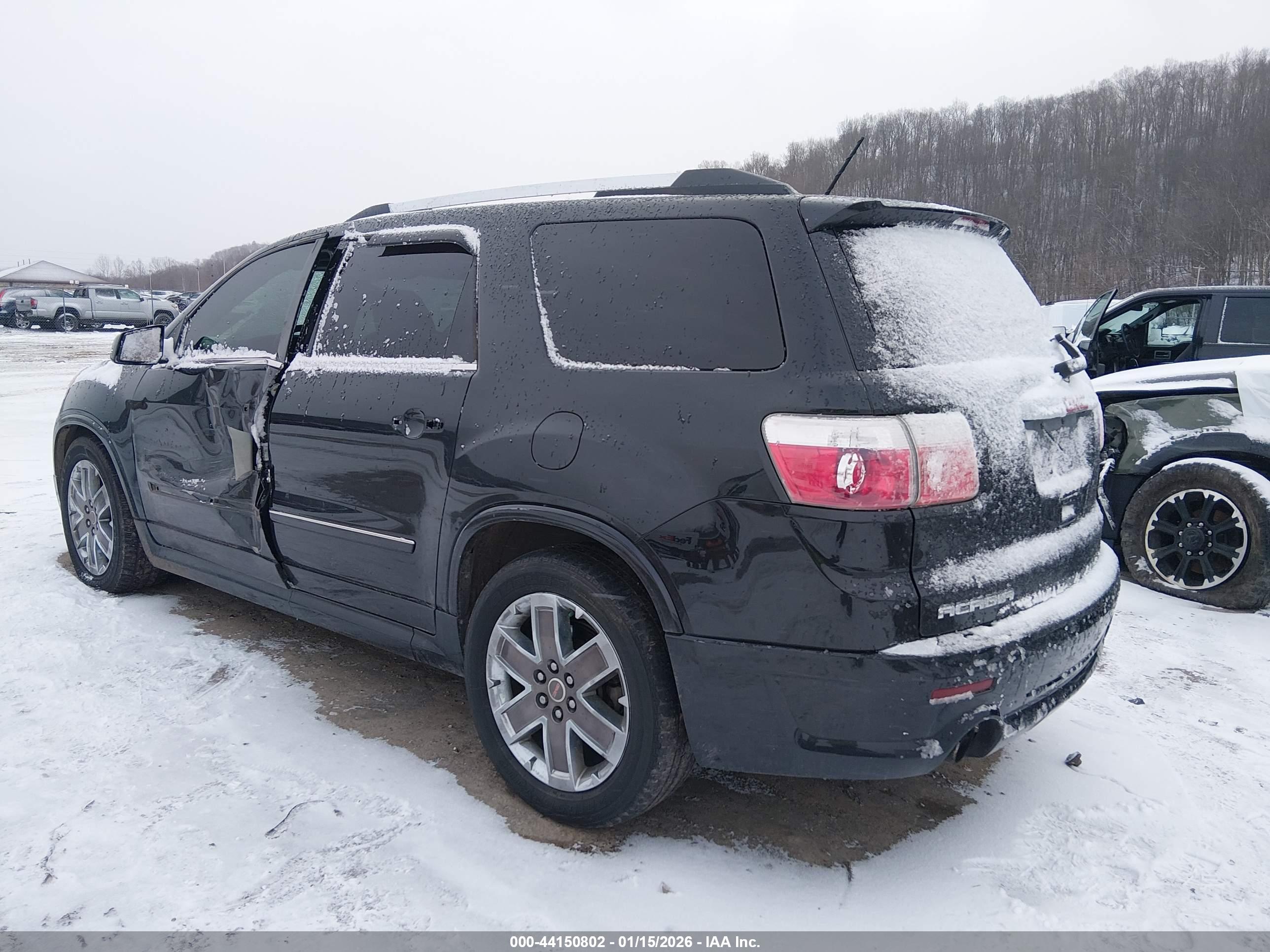 GMC ACADIA image 3