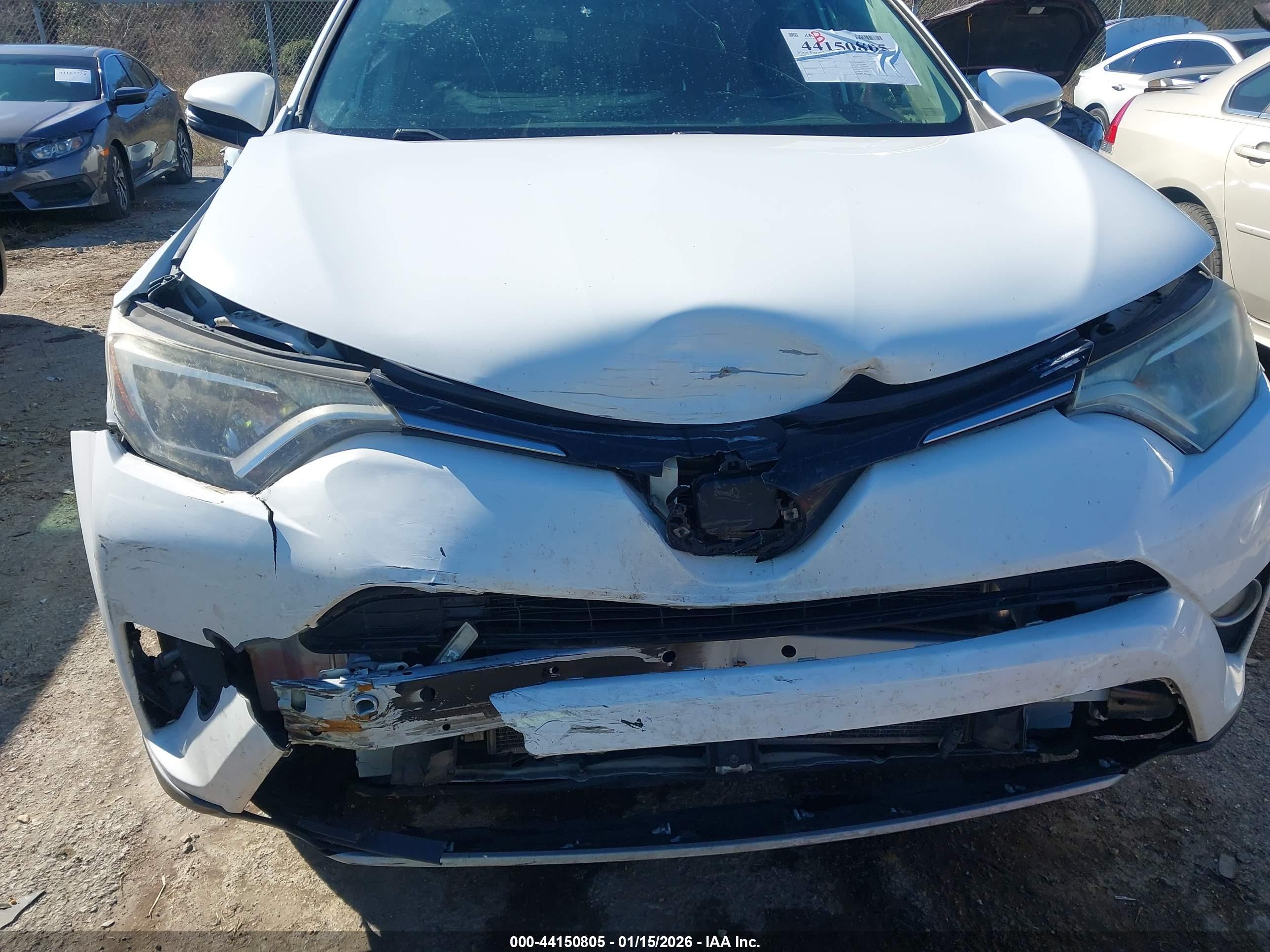 TOYOTA RAV4 image 10