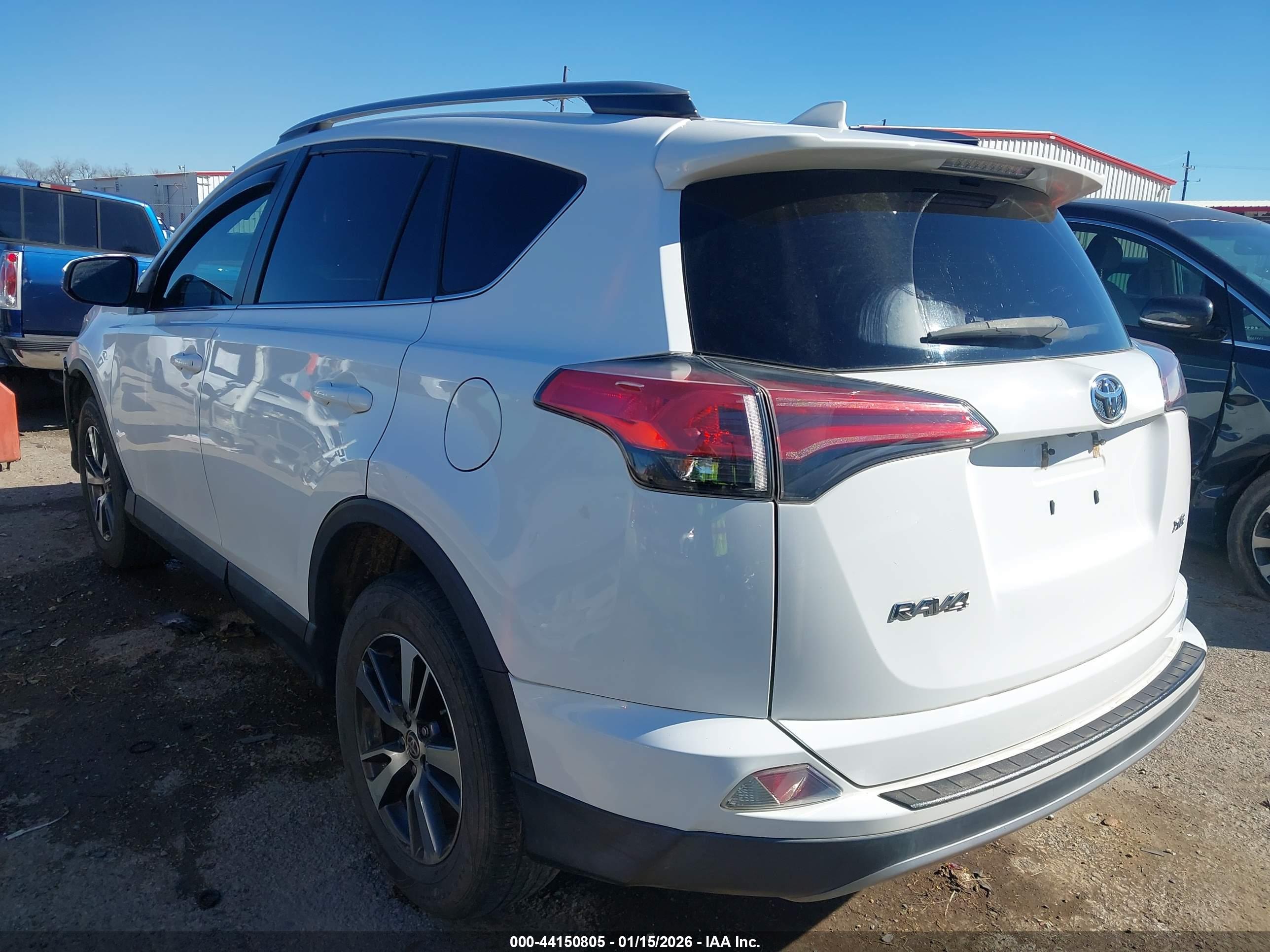 TOYOTA RAV4 image 3