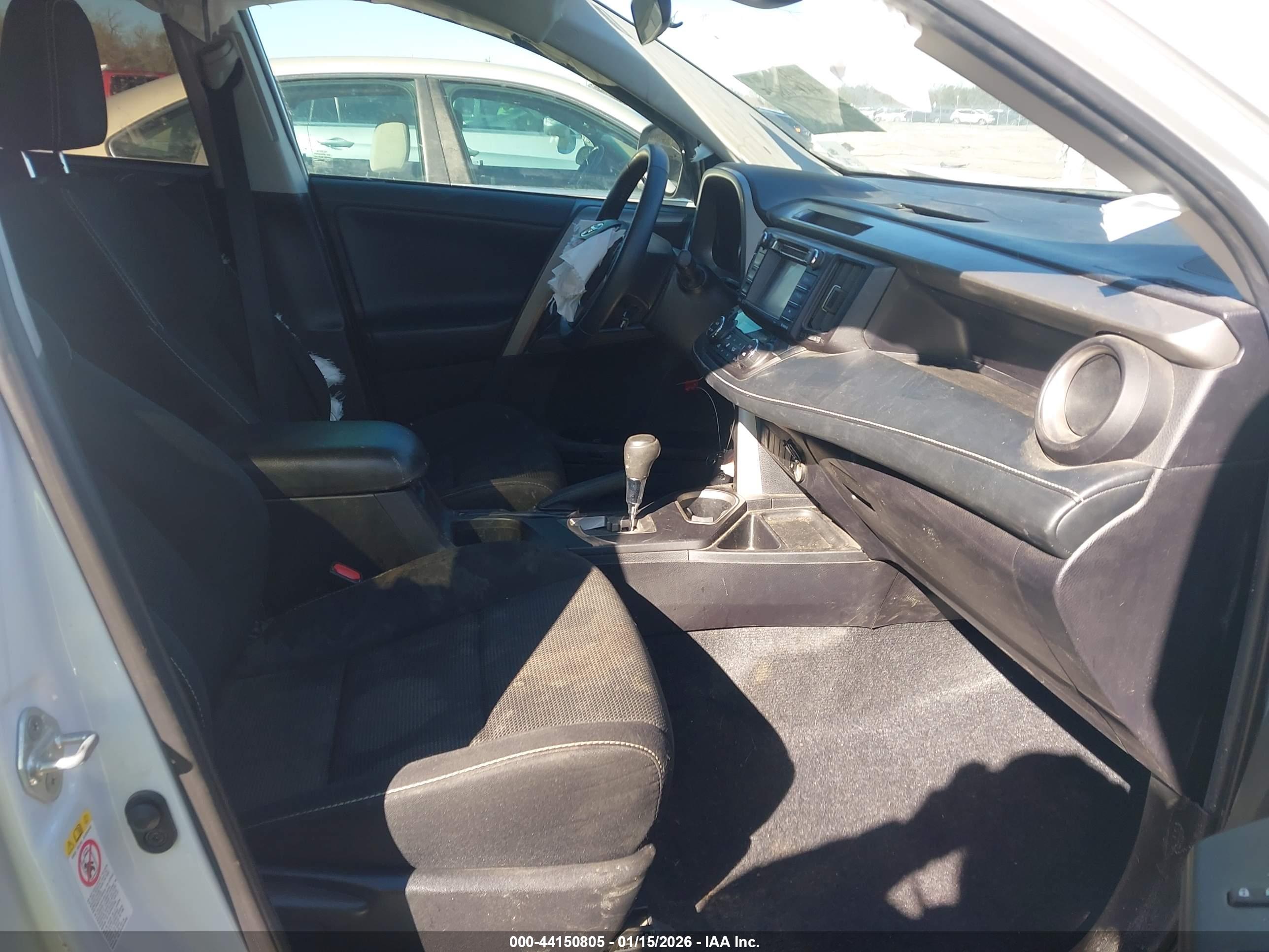 TOYOTA RAV4 image 5