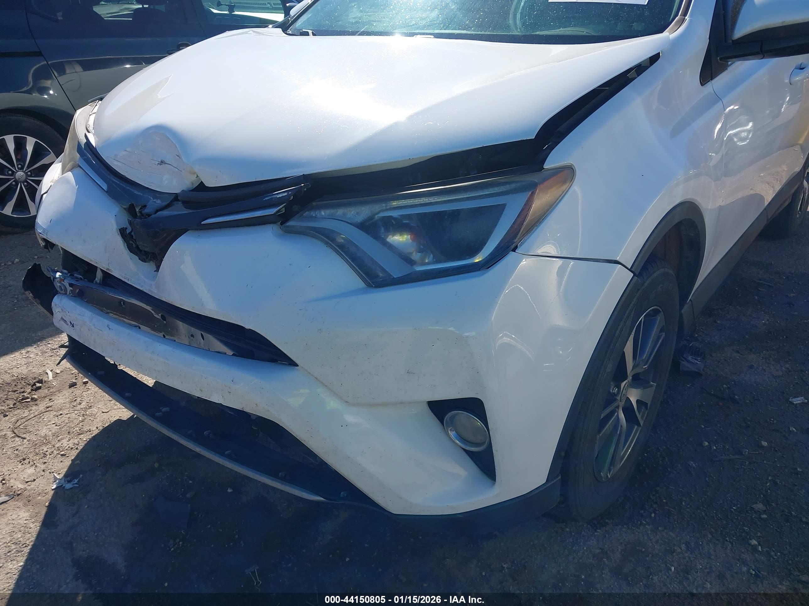 TOYOTA RAV4 image 6