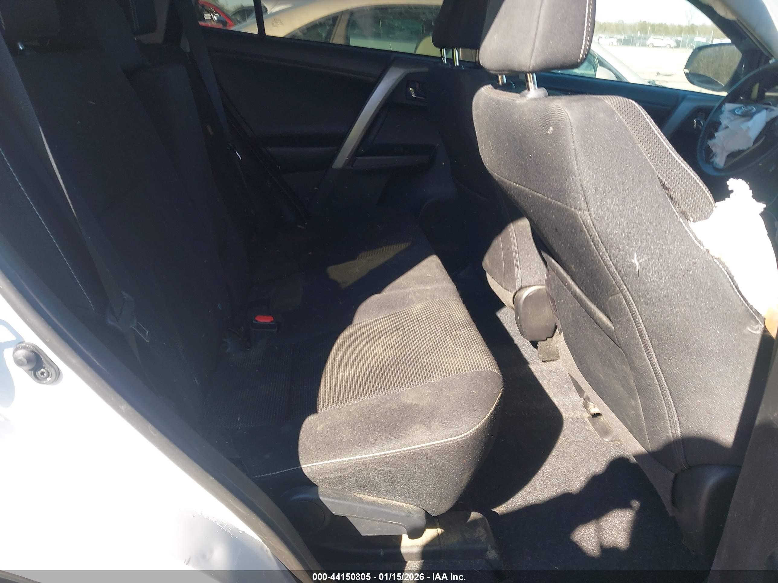 TOYOTA RAV4 image 8