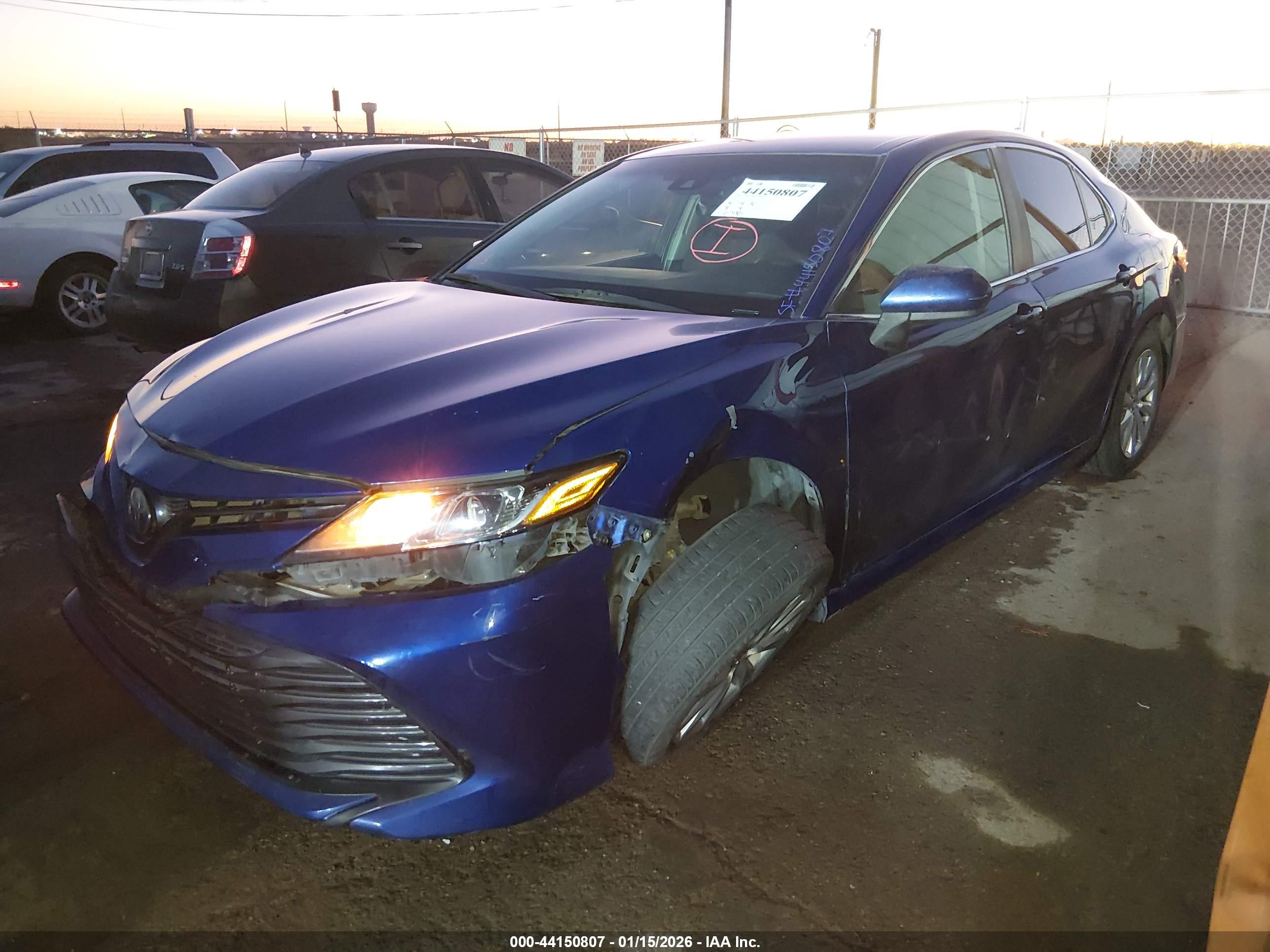 TOYOTA CAMRY image 2