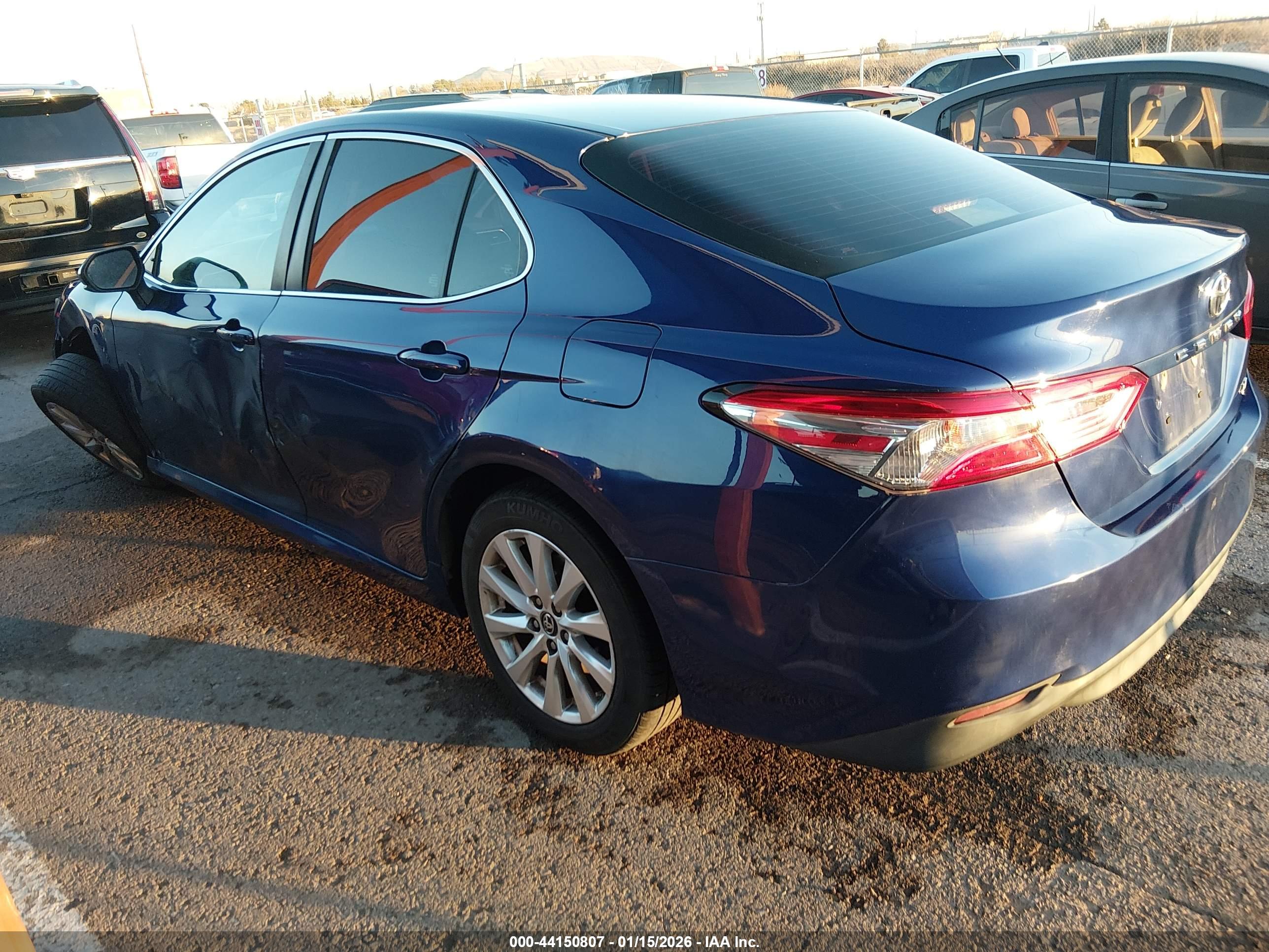 TOYOTA CAMRY image 3