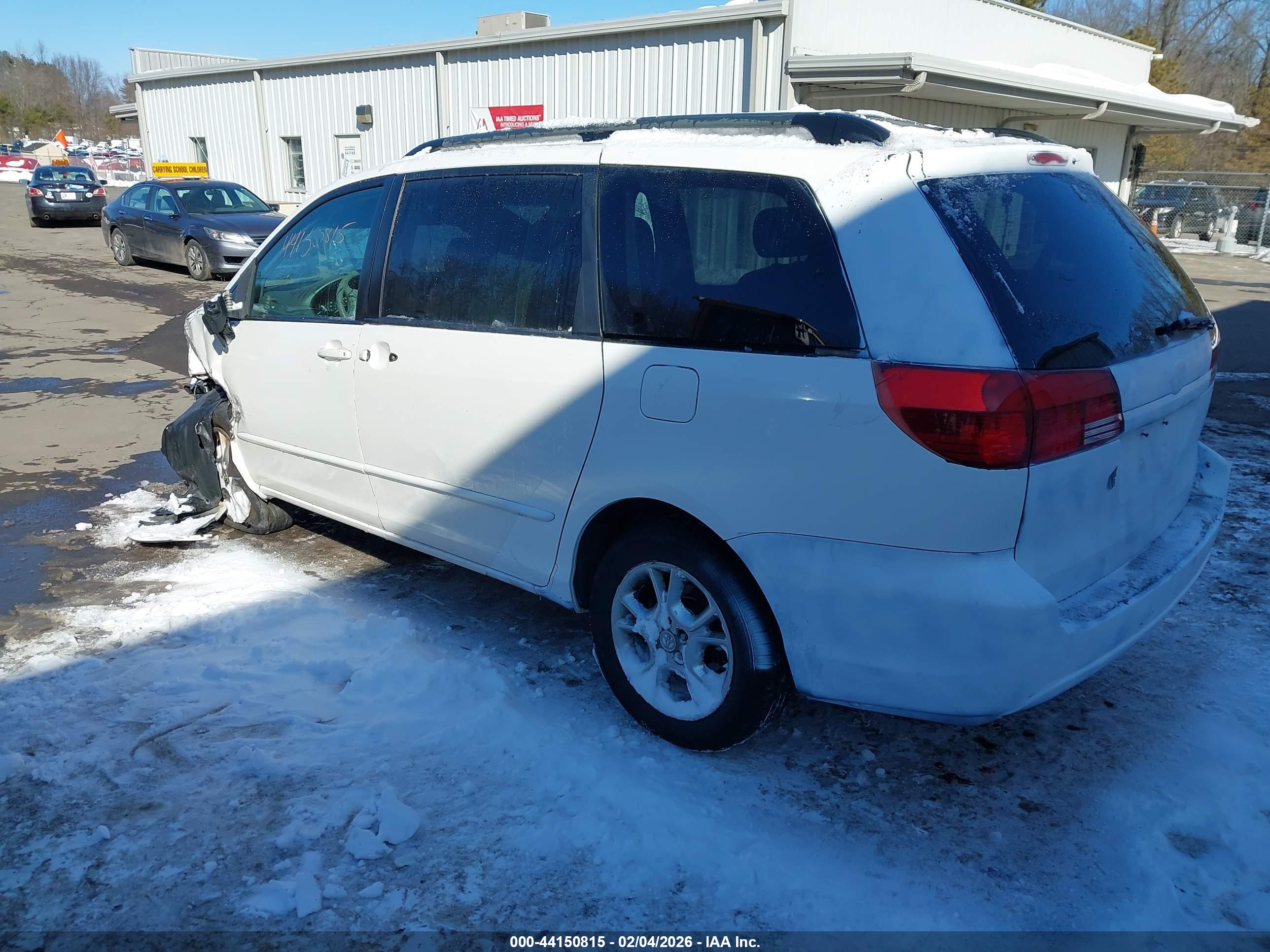 TOYOTA SIENNA image 3