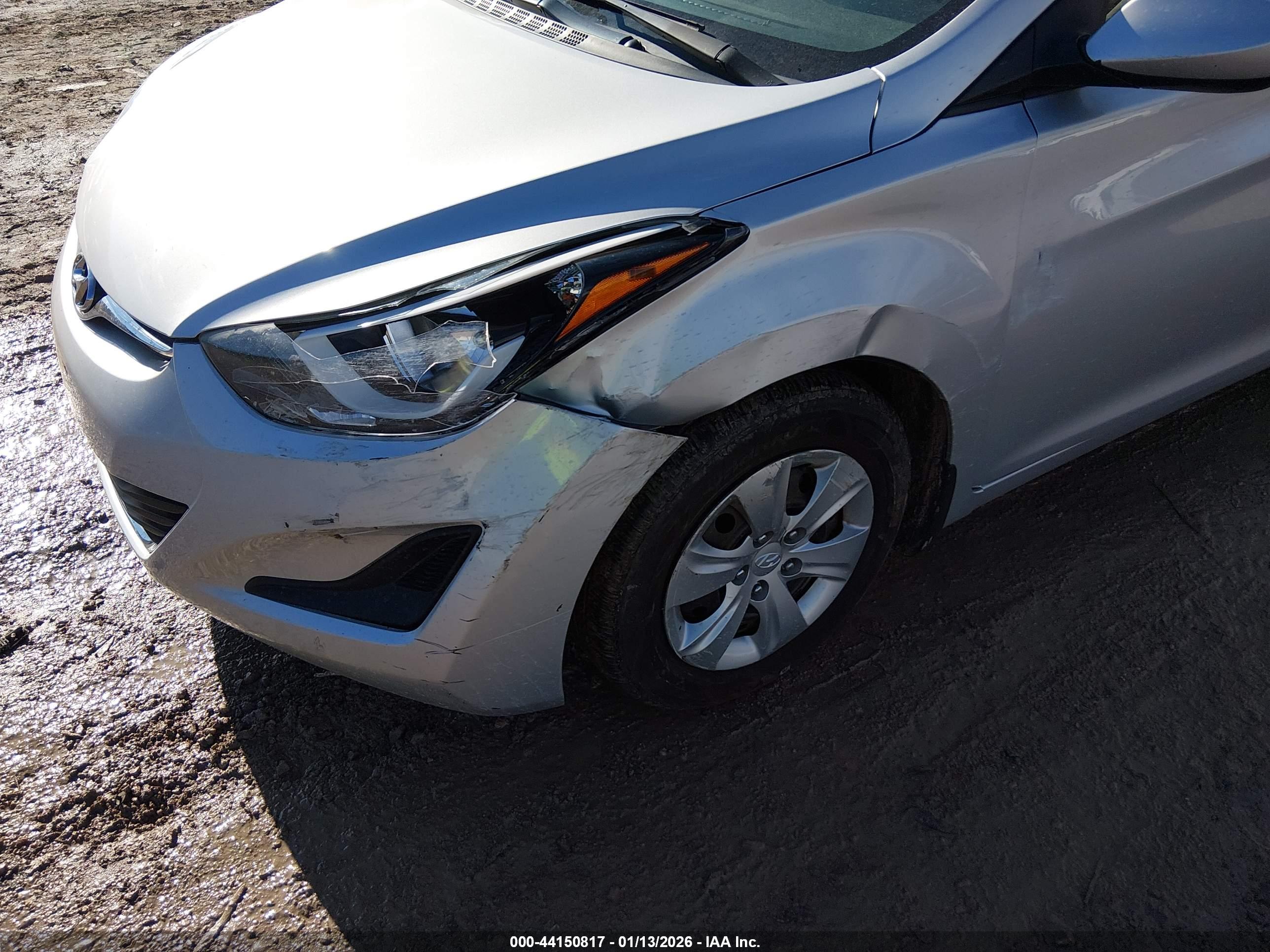 HYUNDAI ELANTRA image 6
