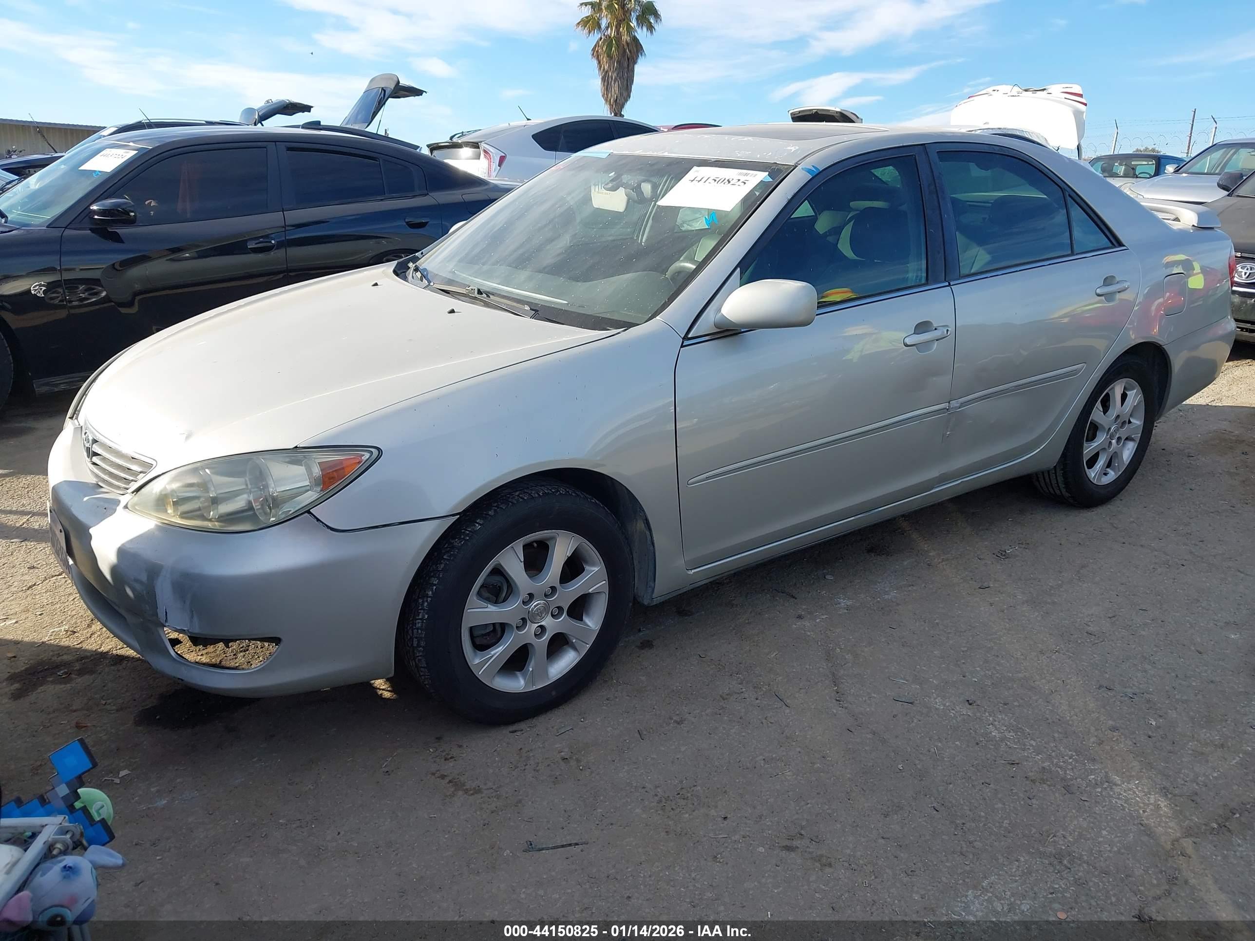 TOYOTA CAMRY image 2