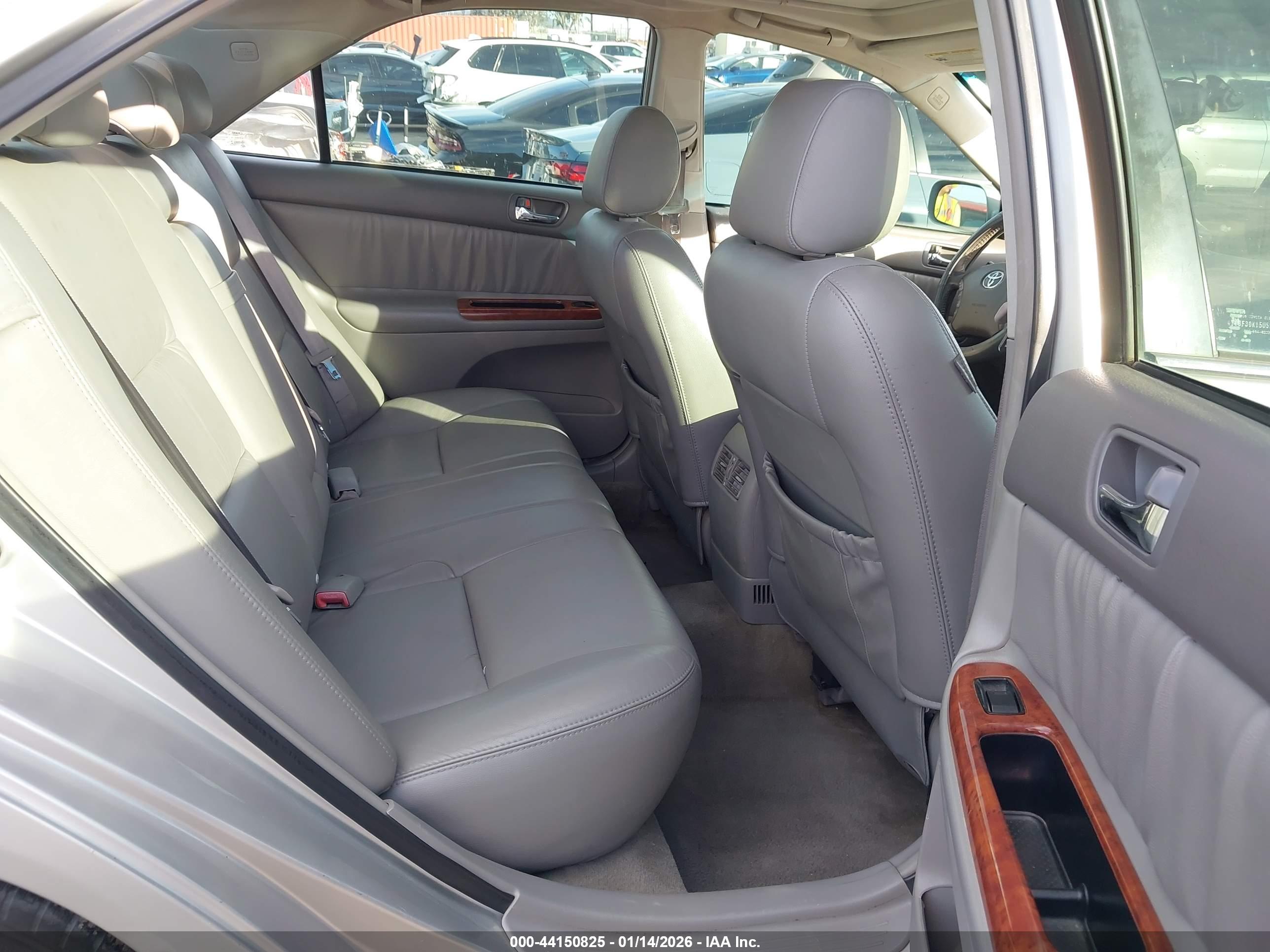 TOYOTA CAMRY image 8