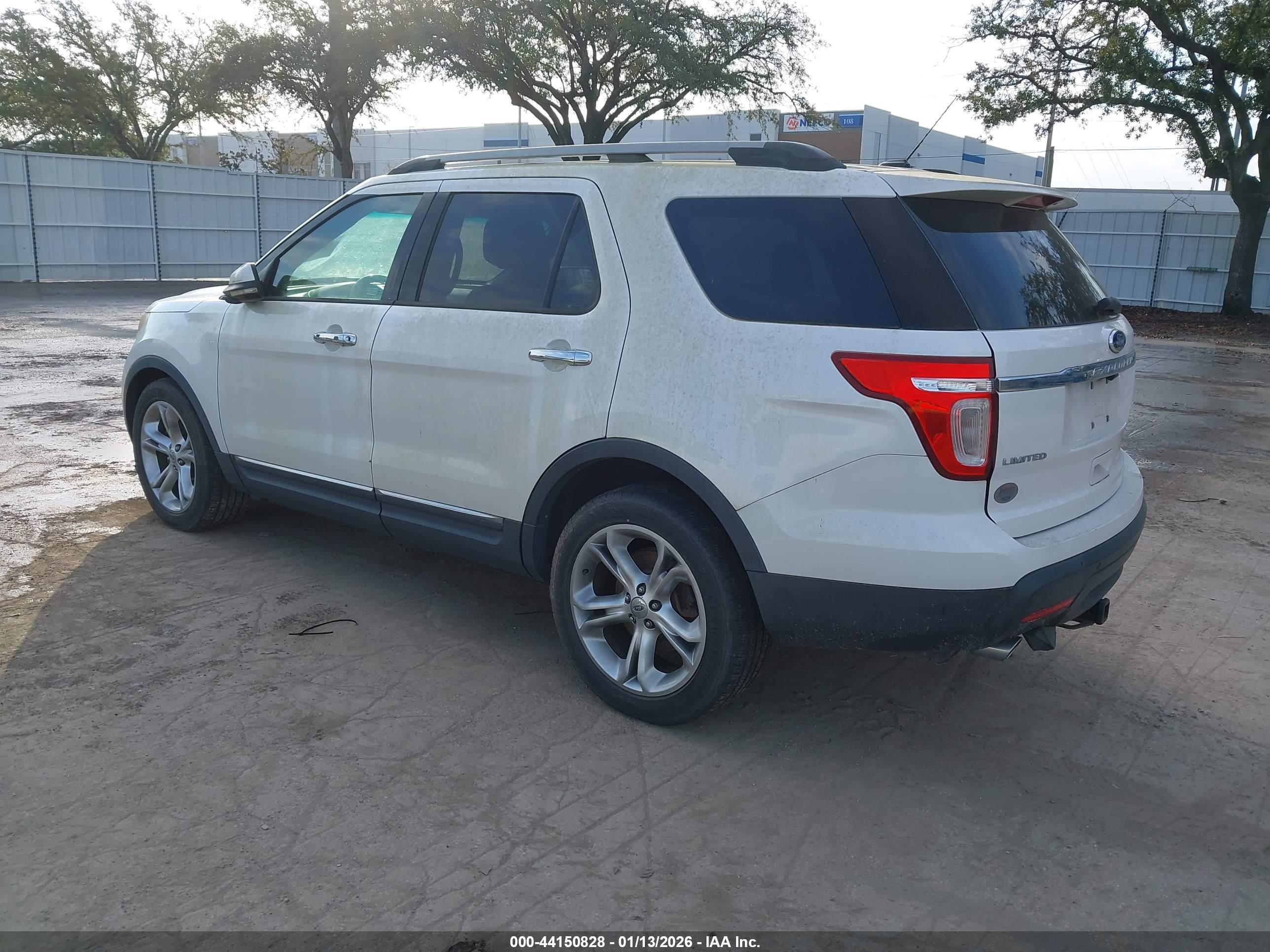 FORD EXPLORER image 3