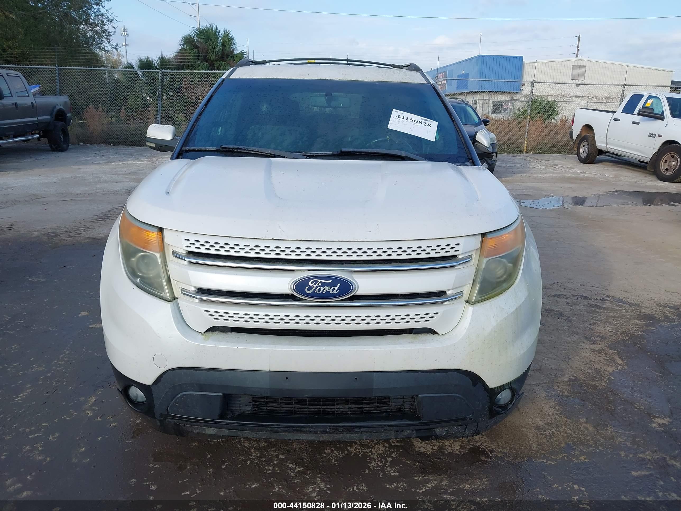 FORD EXPLORER image 6