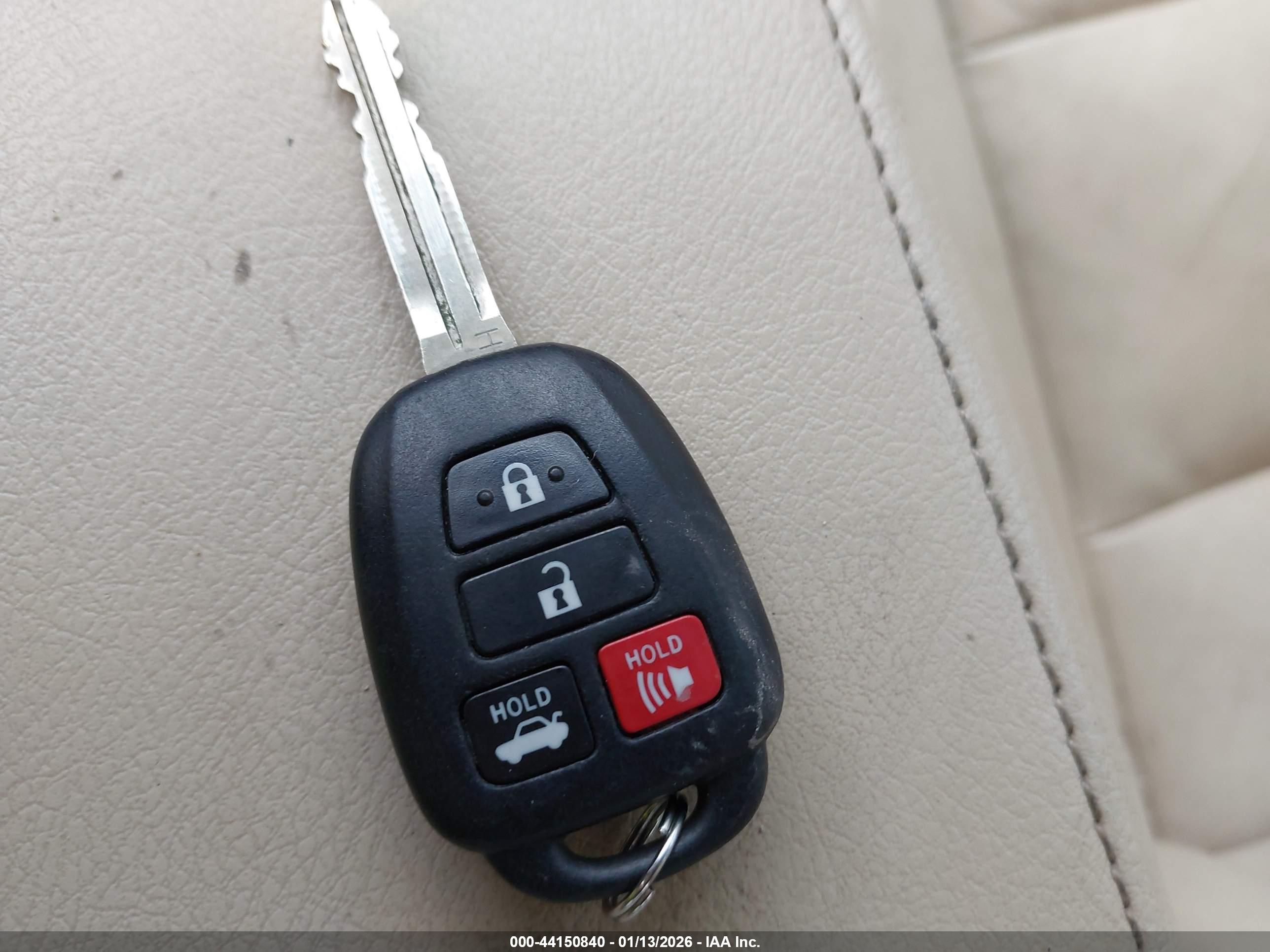 TOYOTA CAMRY image 11
