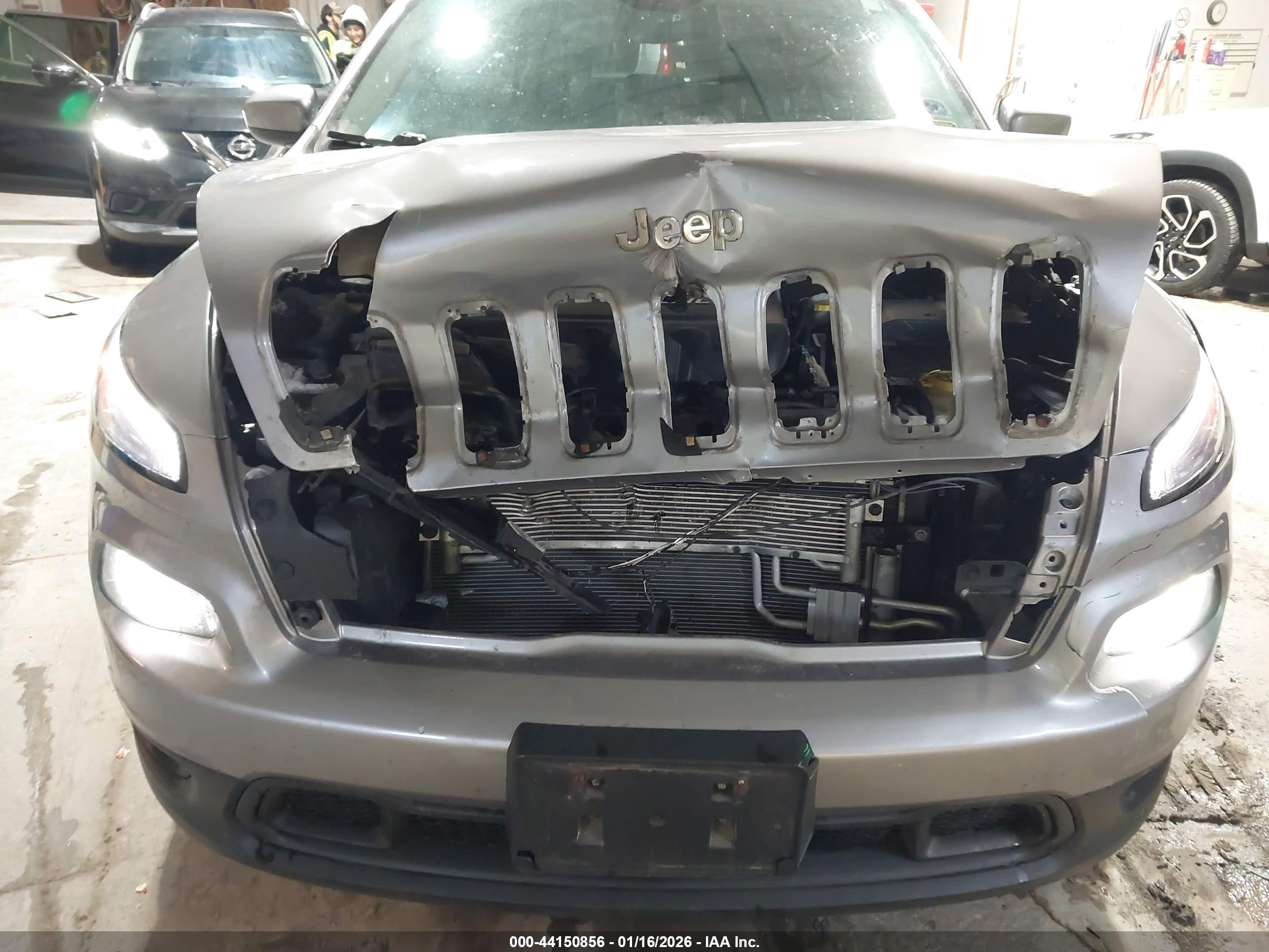 JEEP CHEROKEE image 6