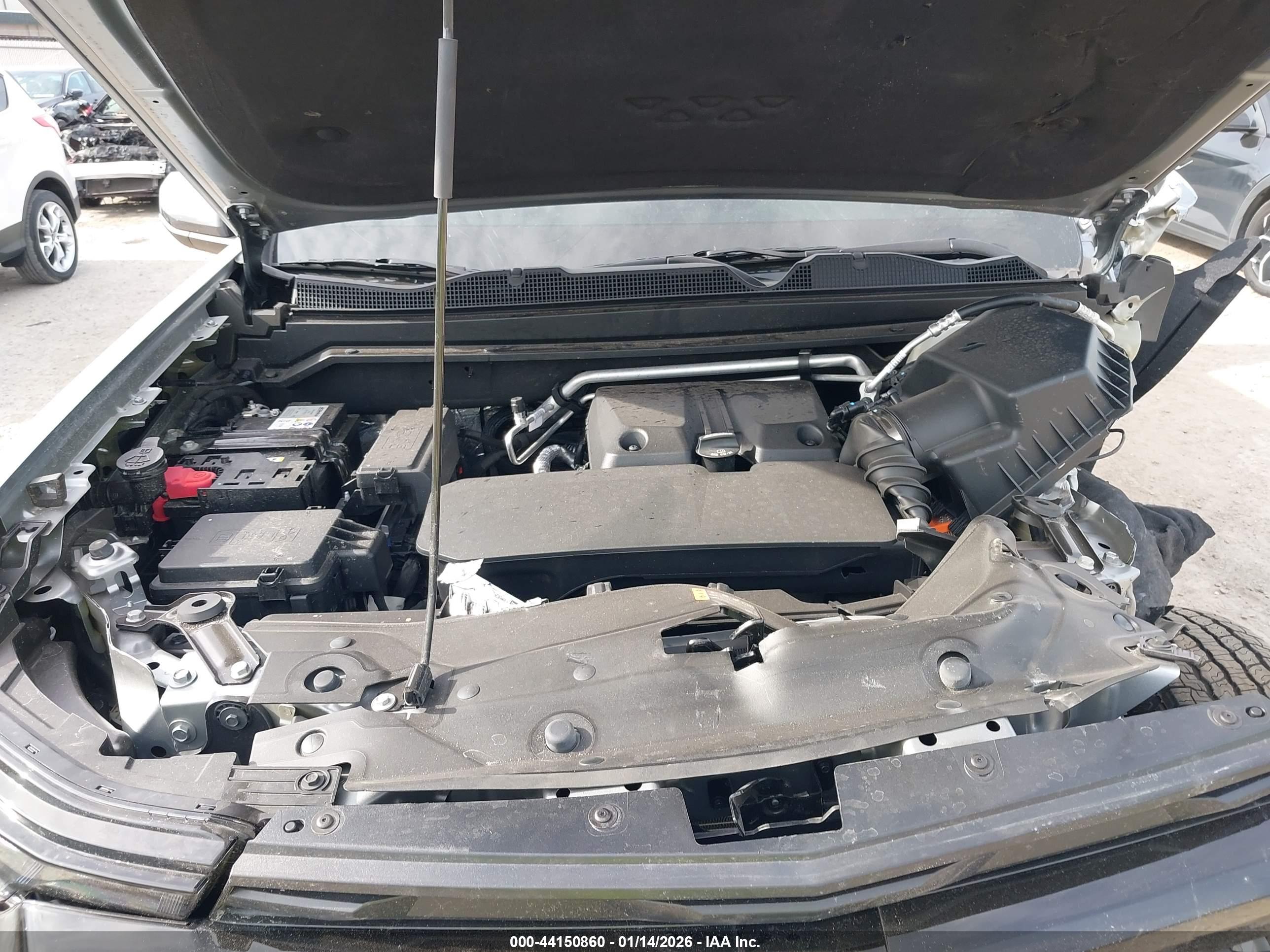 CHEVROLET COLORADO image 10