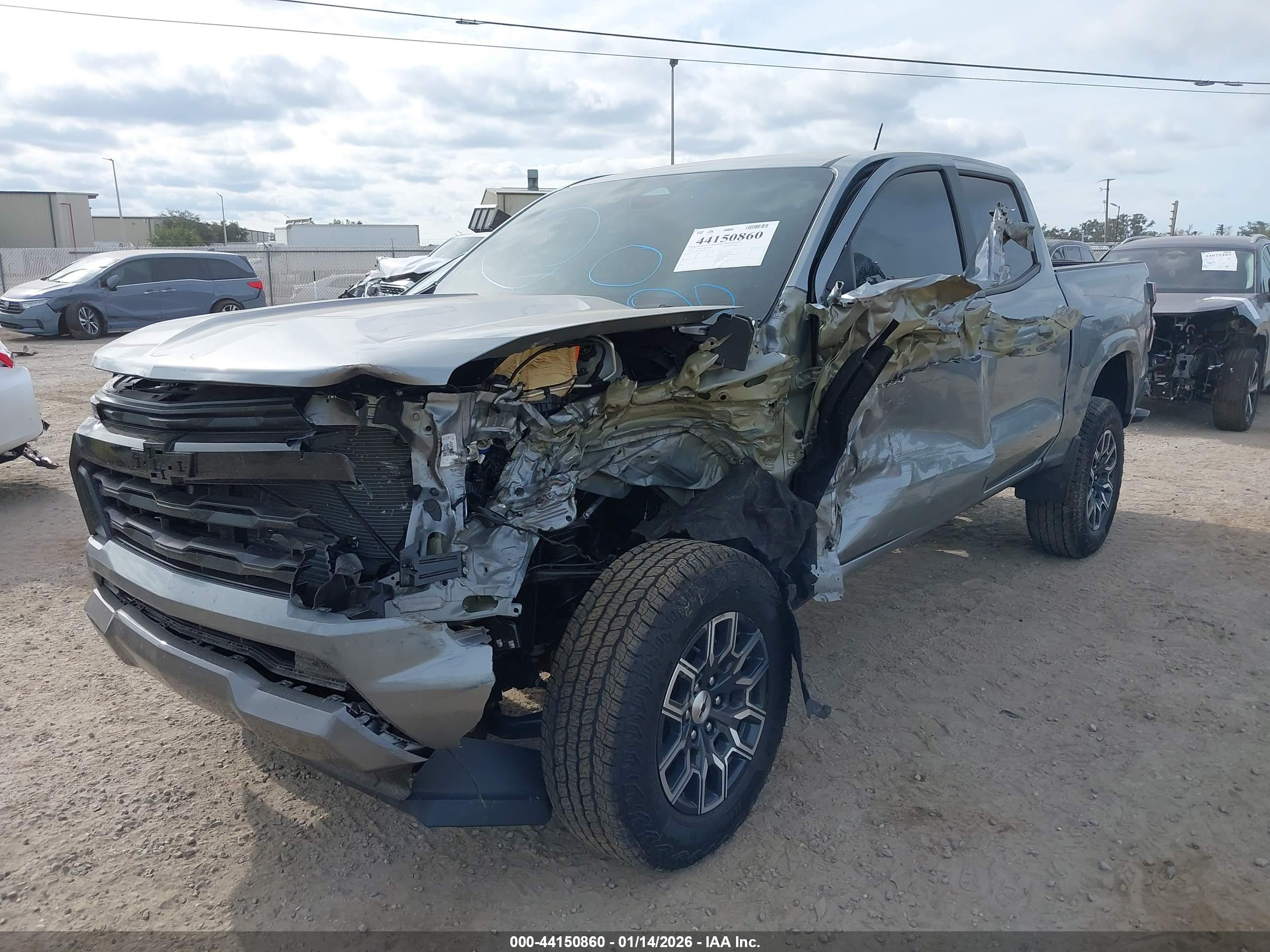 CHEVROLET COLORADO image 6