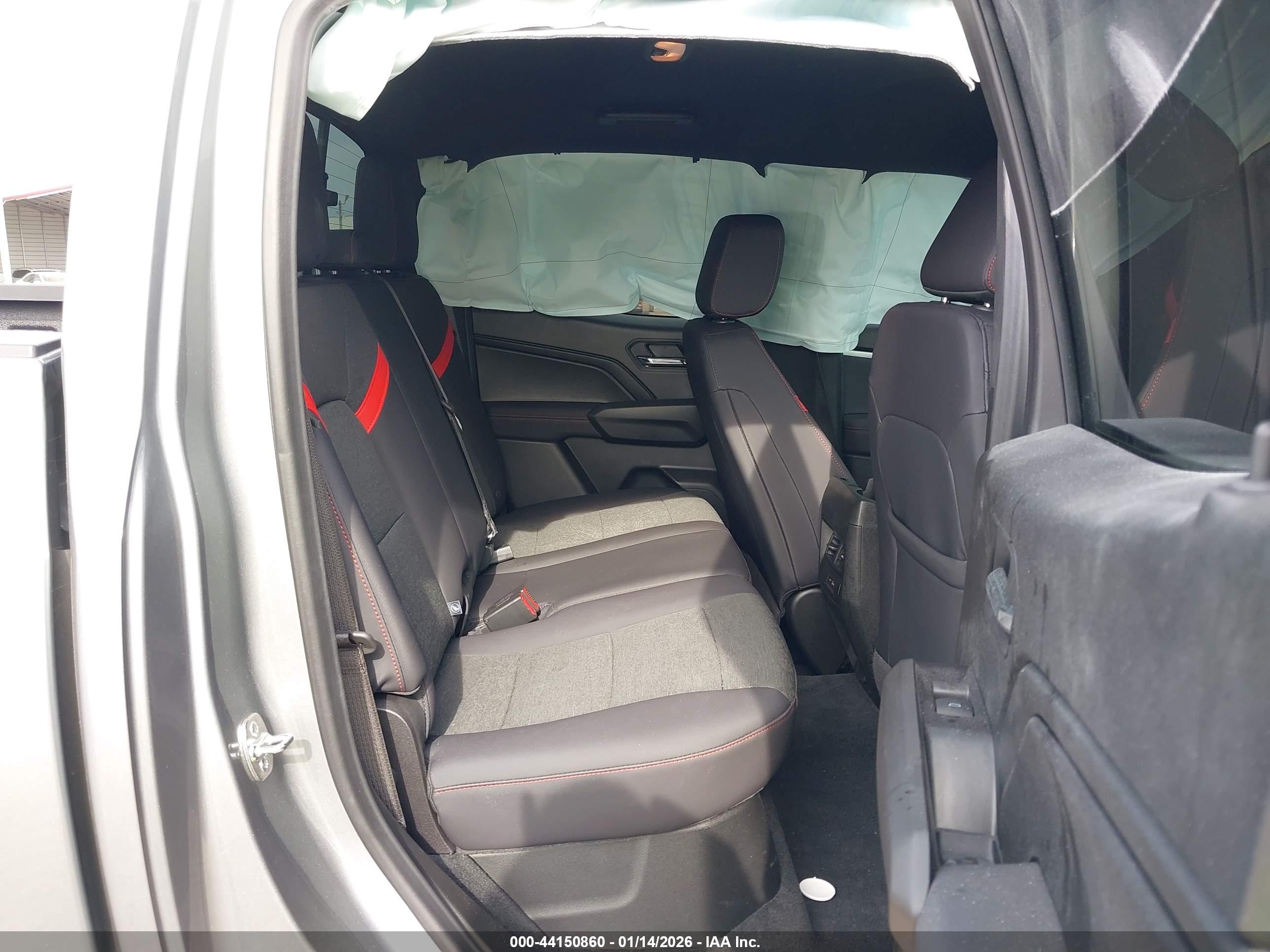CHEVROLET COLORADO image 8