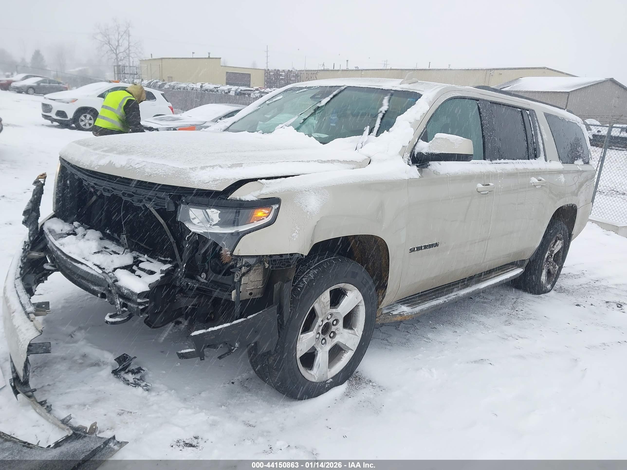 CHEVROLET SUBURBAN image 2