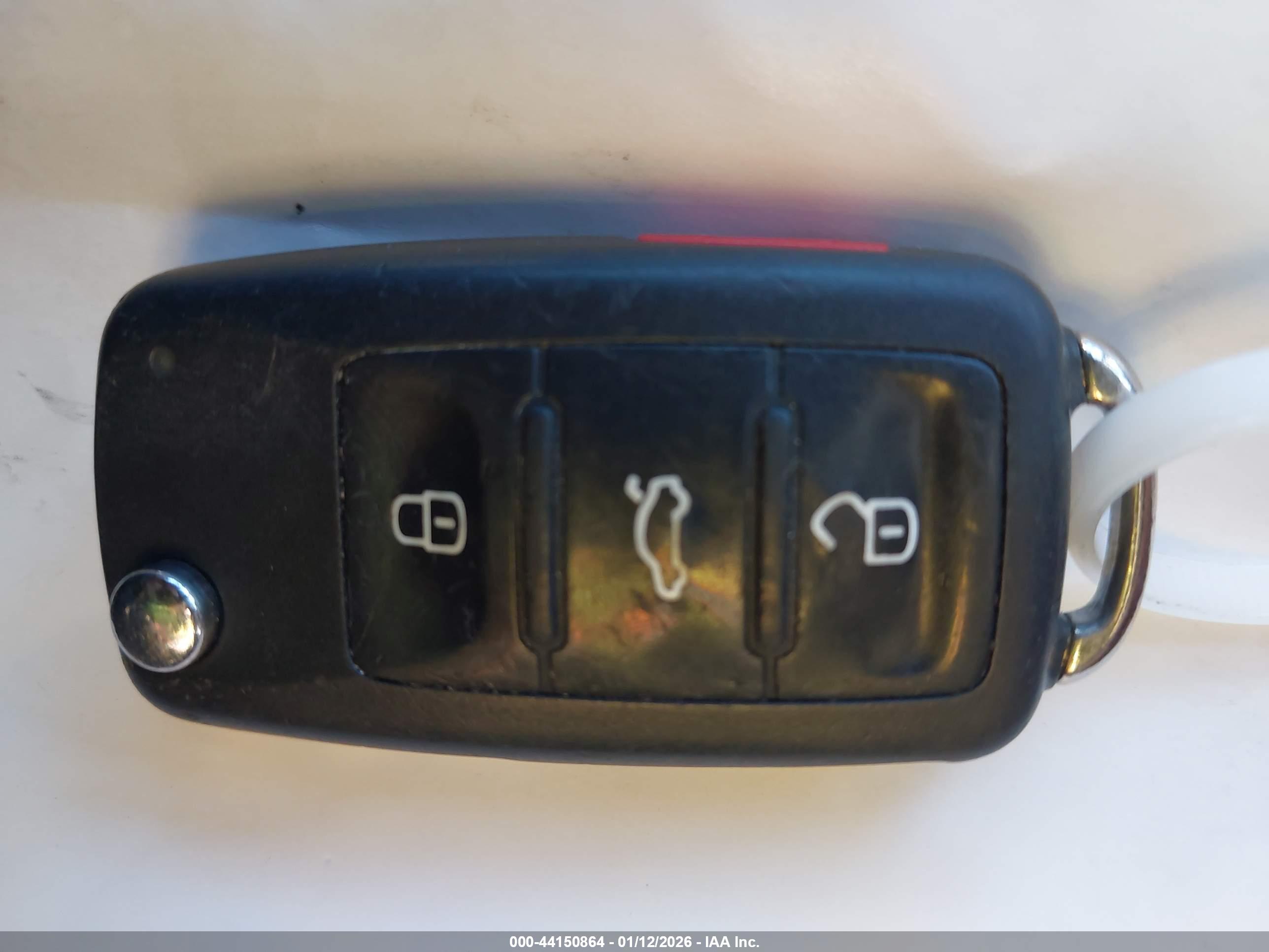 VOLKSWAGEN GTI image 11