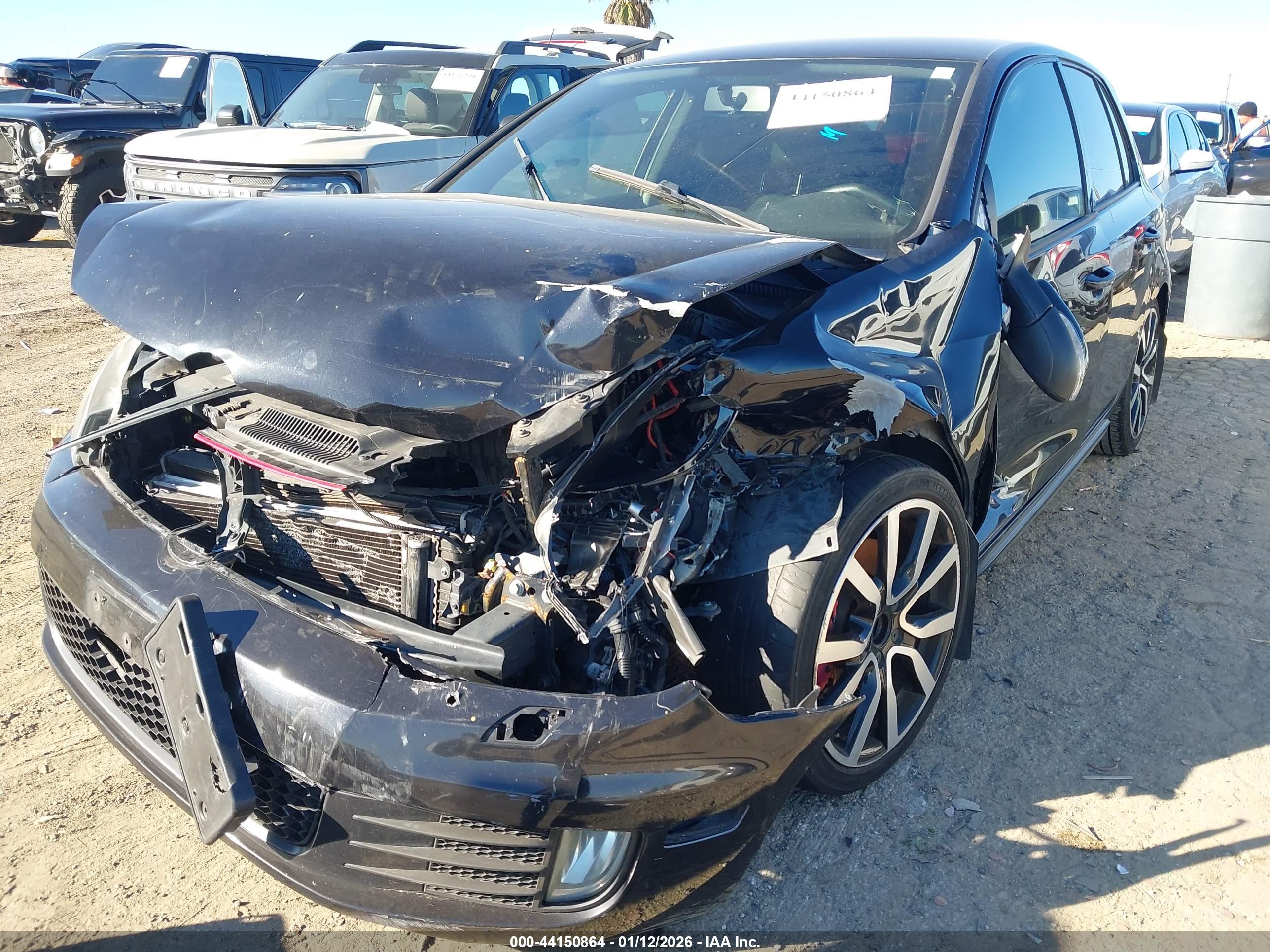VOLKSWAGEN GTI image 6