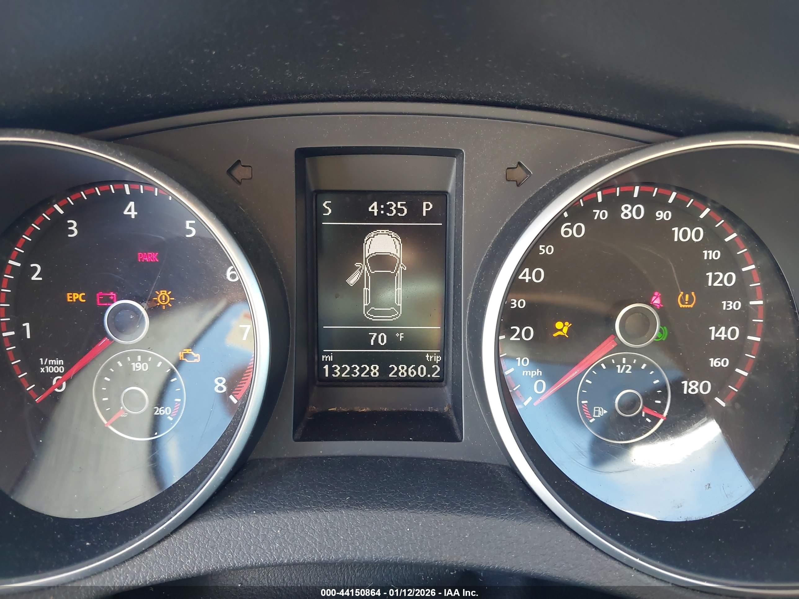 VOLKSWAGEN GTI image 7