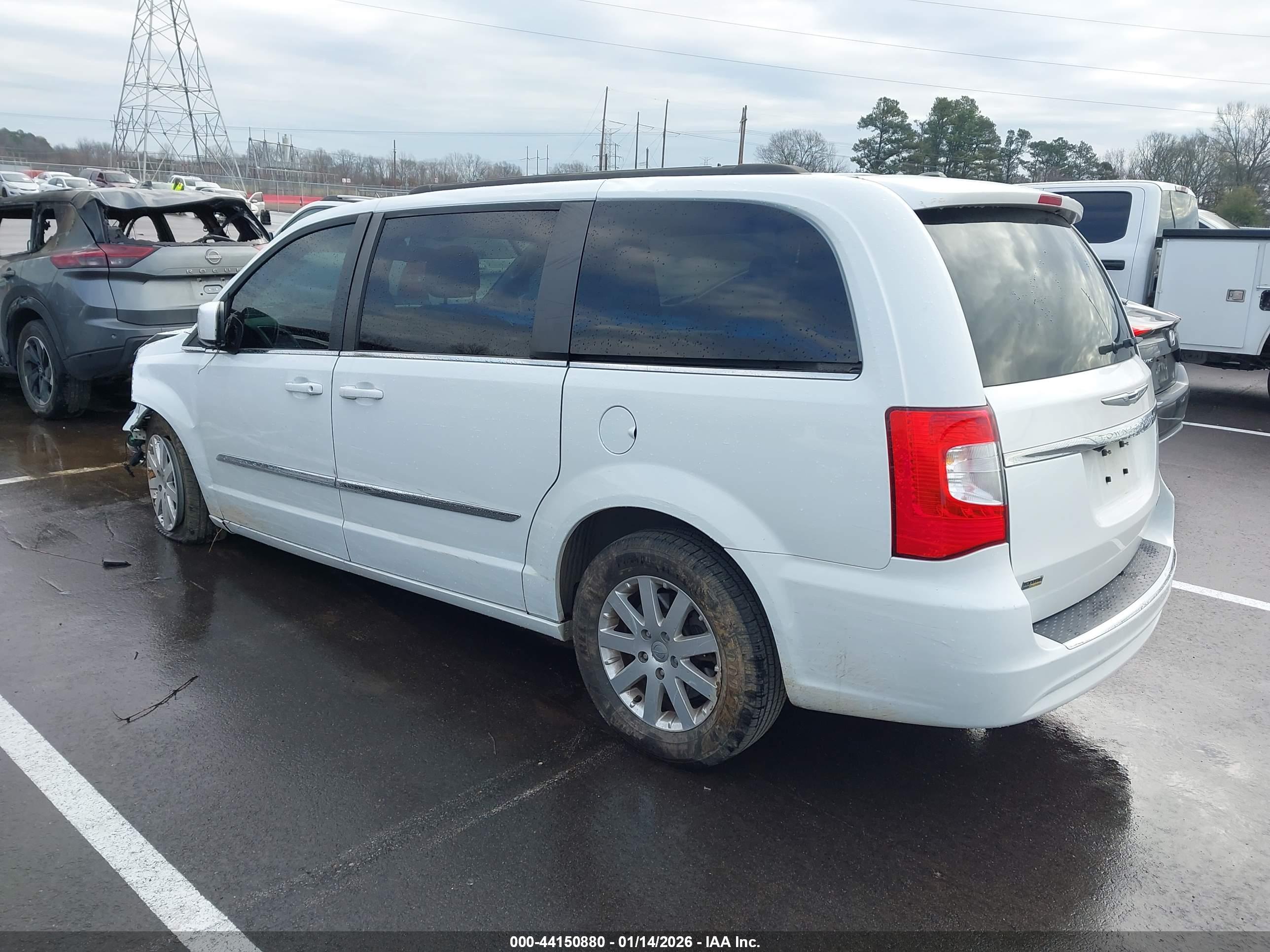 CHRYSLER TOWN image 3