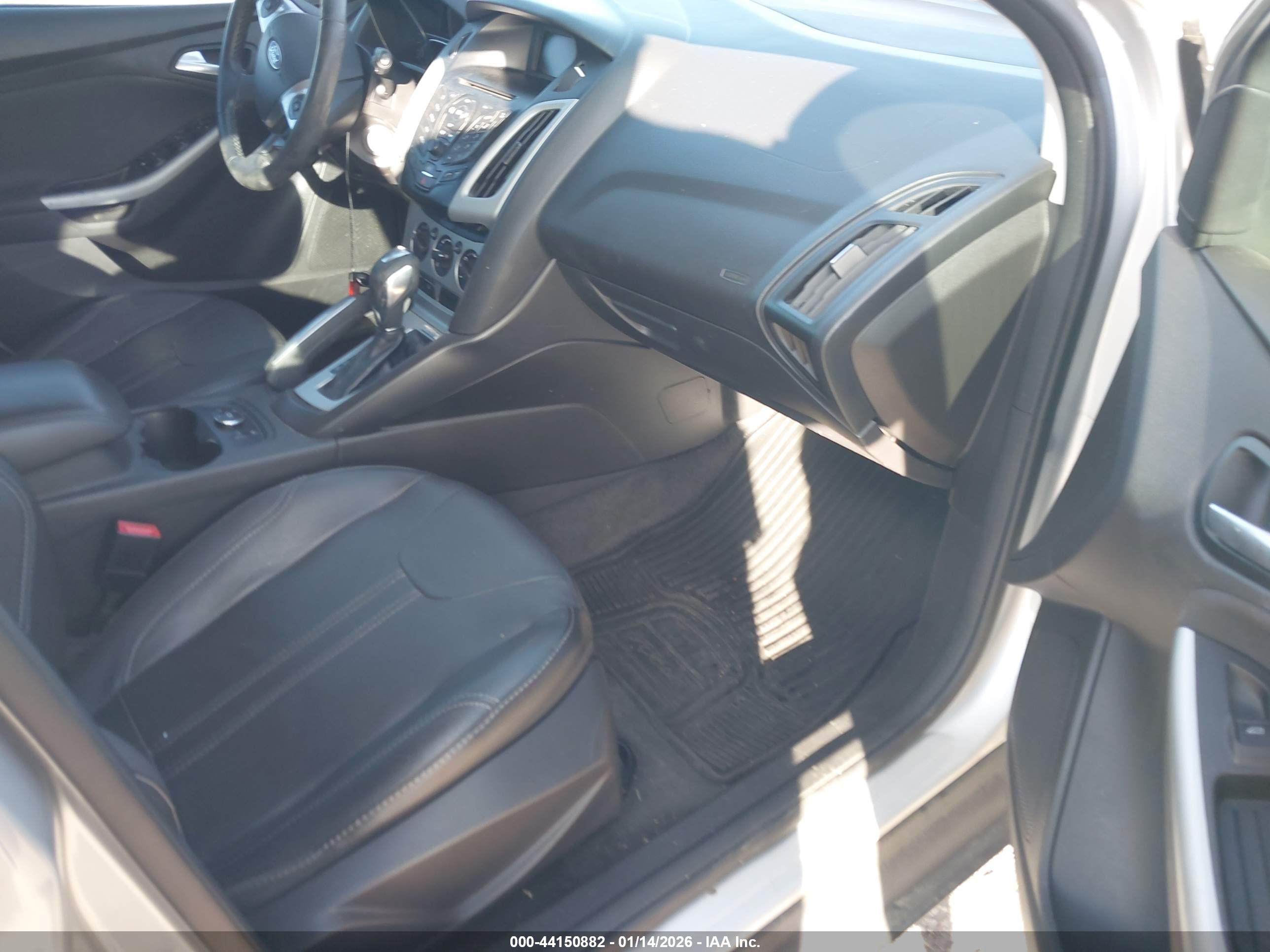 FORD FOCUS image 5