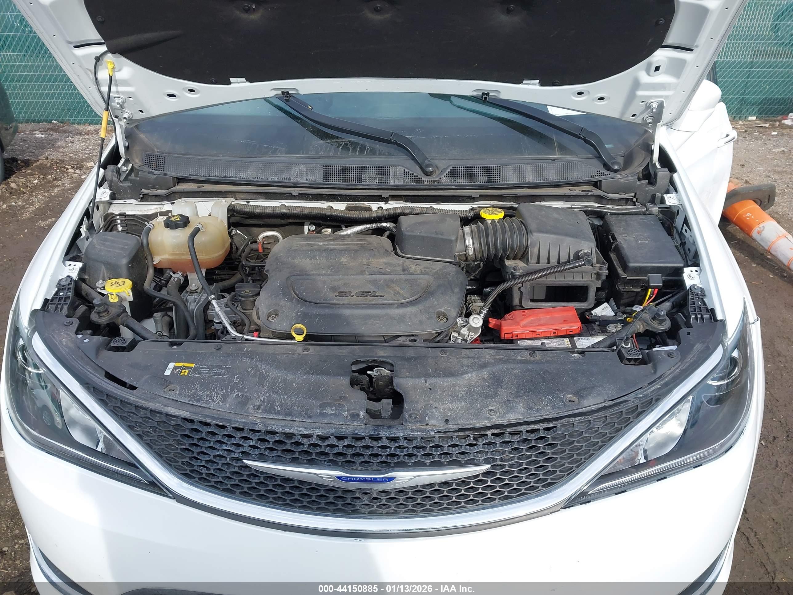 CHRYSLER PACIFICA image 10