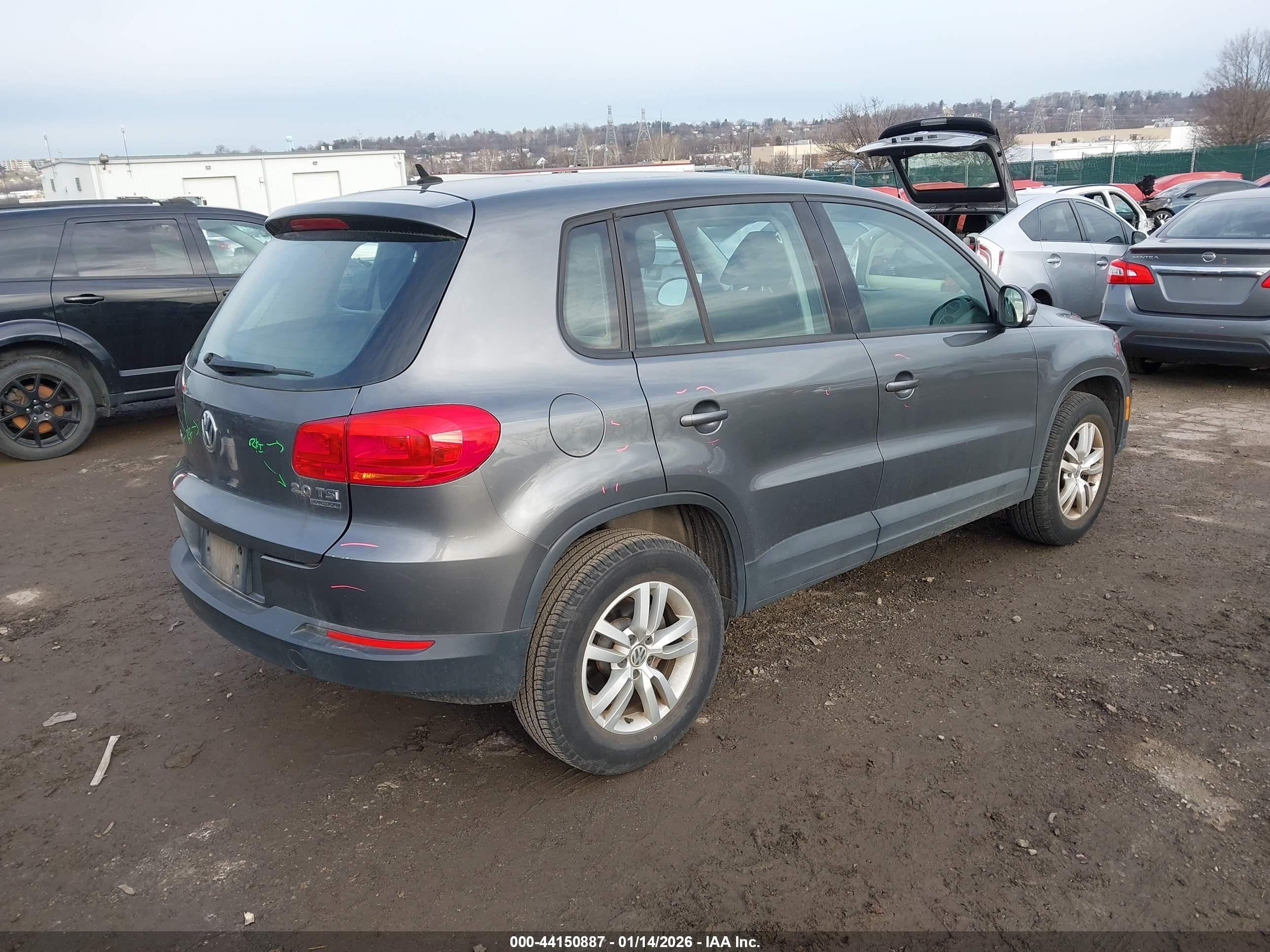 VOLKSWAGEN TIGUAN image 4