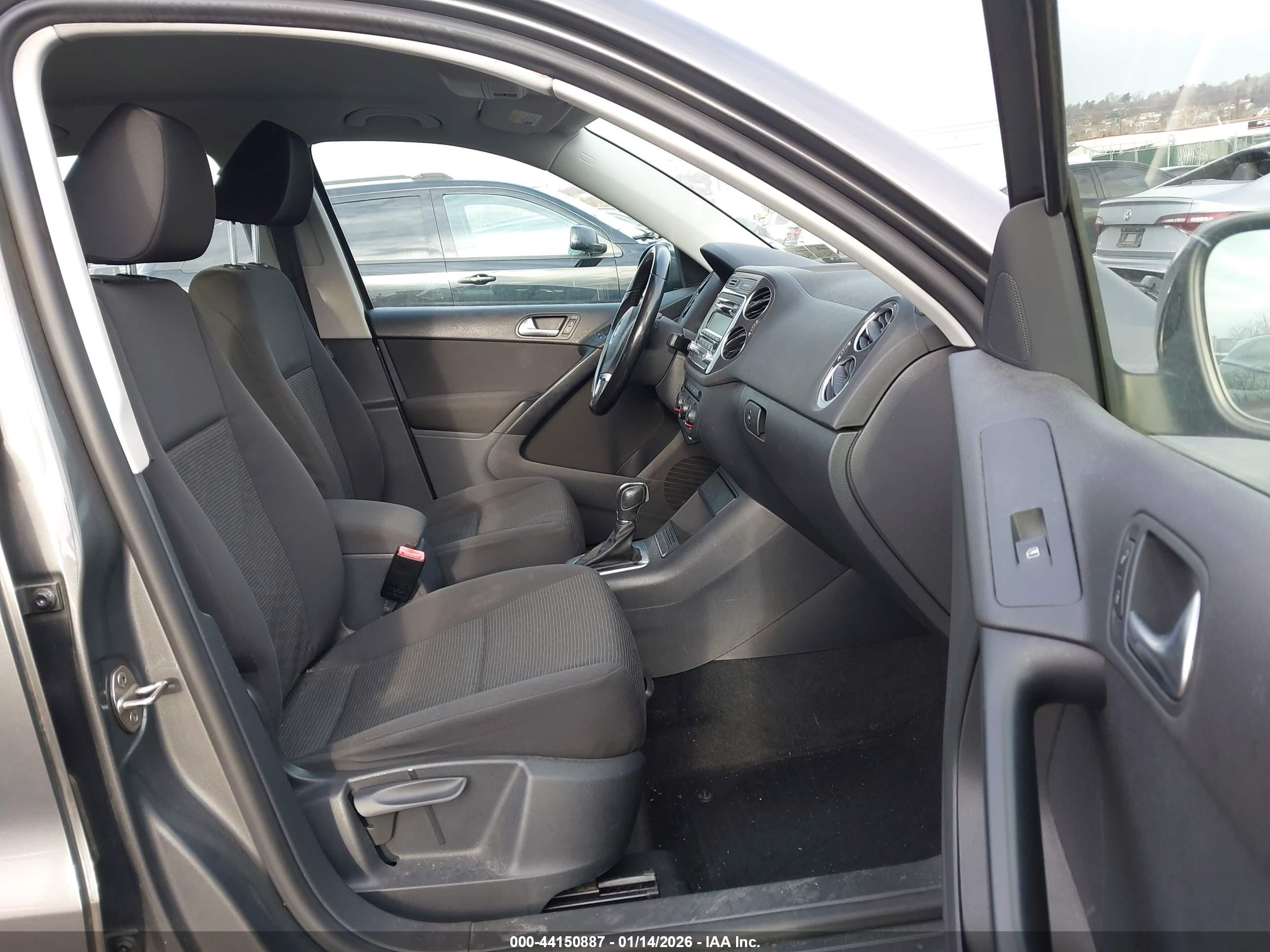 VOLKSWAGEN TIGUAN image 5