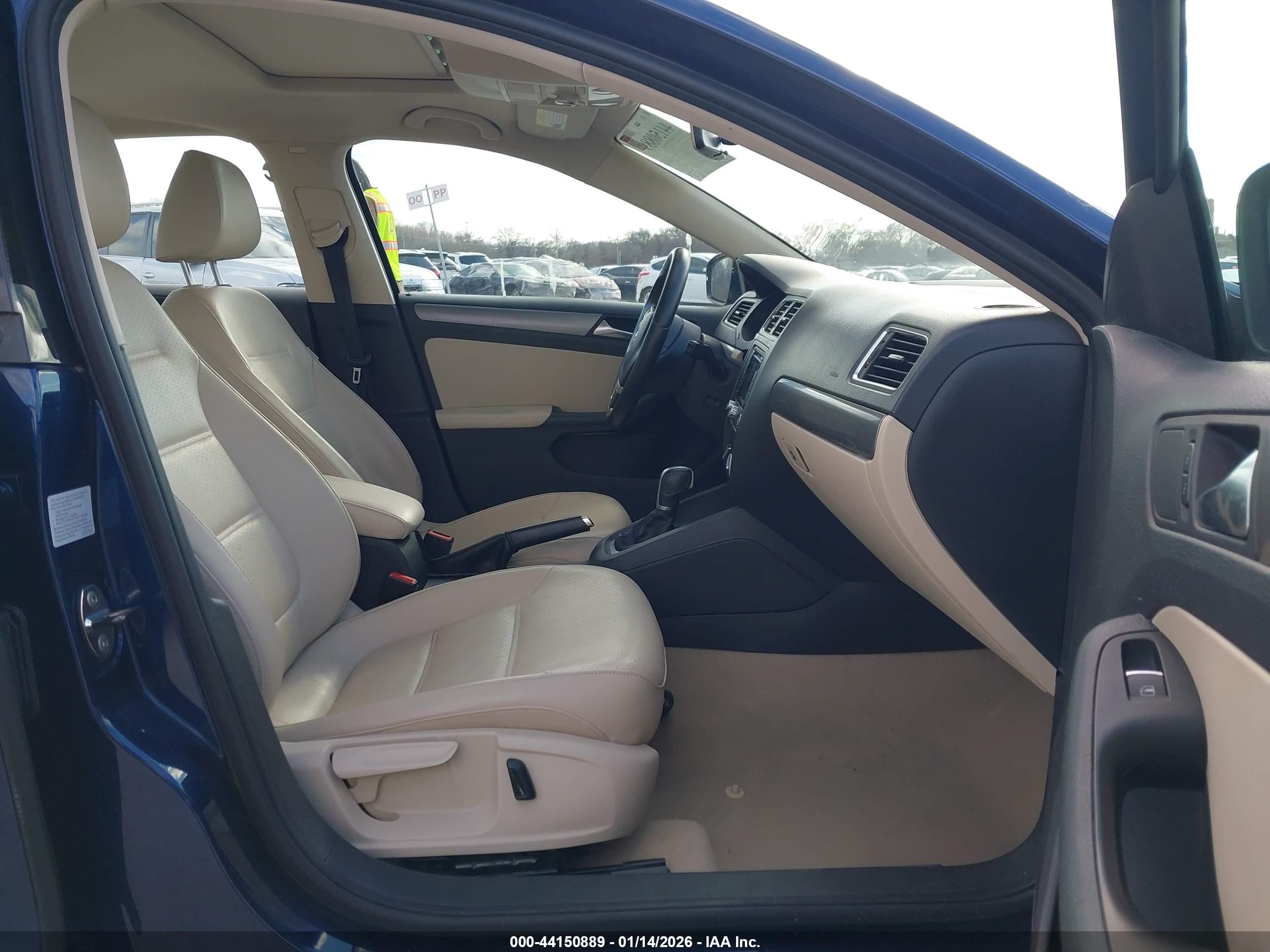 VOLKSWAGEN JETTA image 5