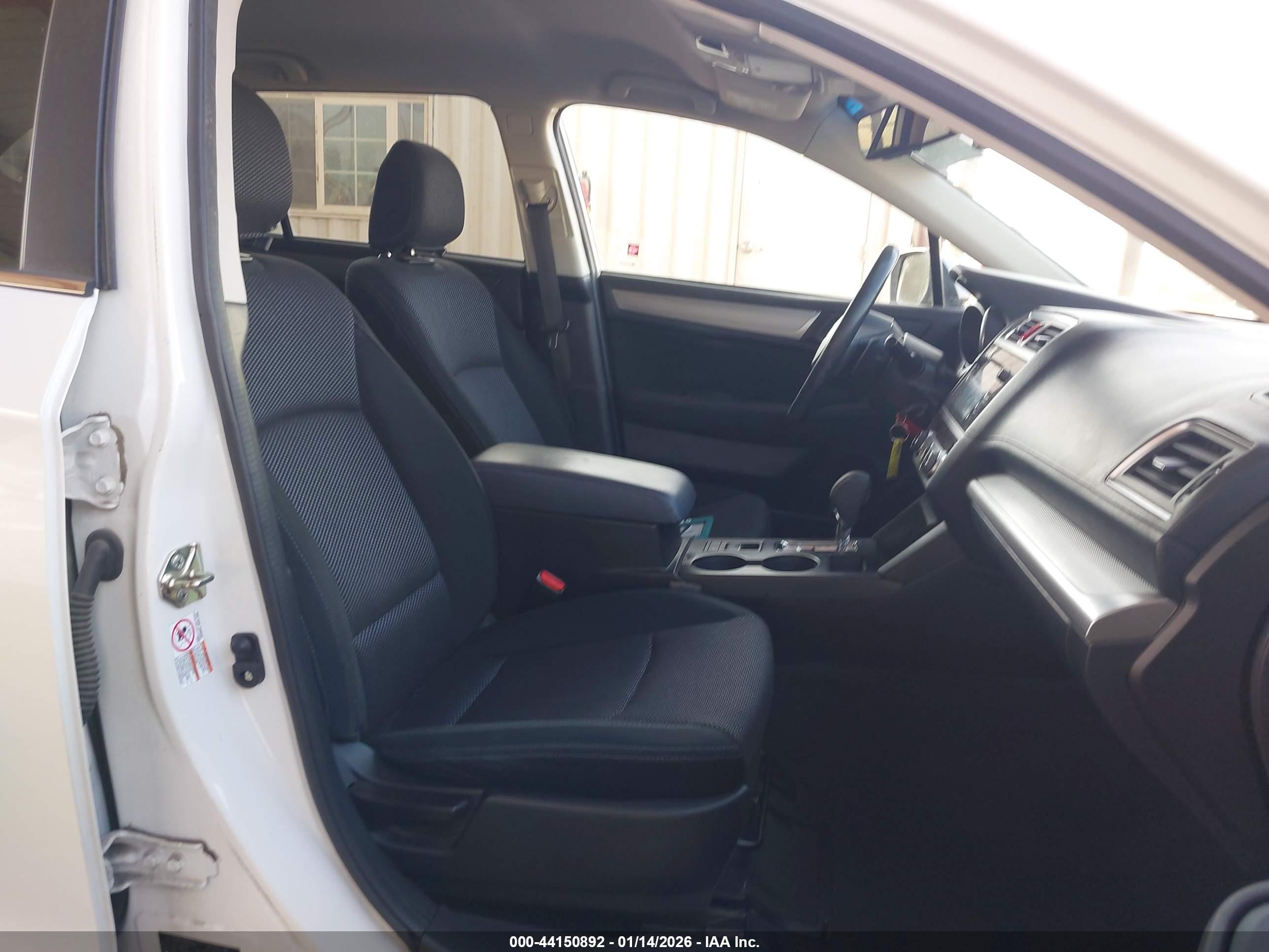 SUBARU OUTBACK image 5