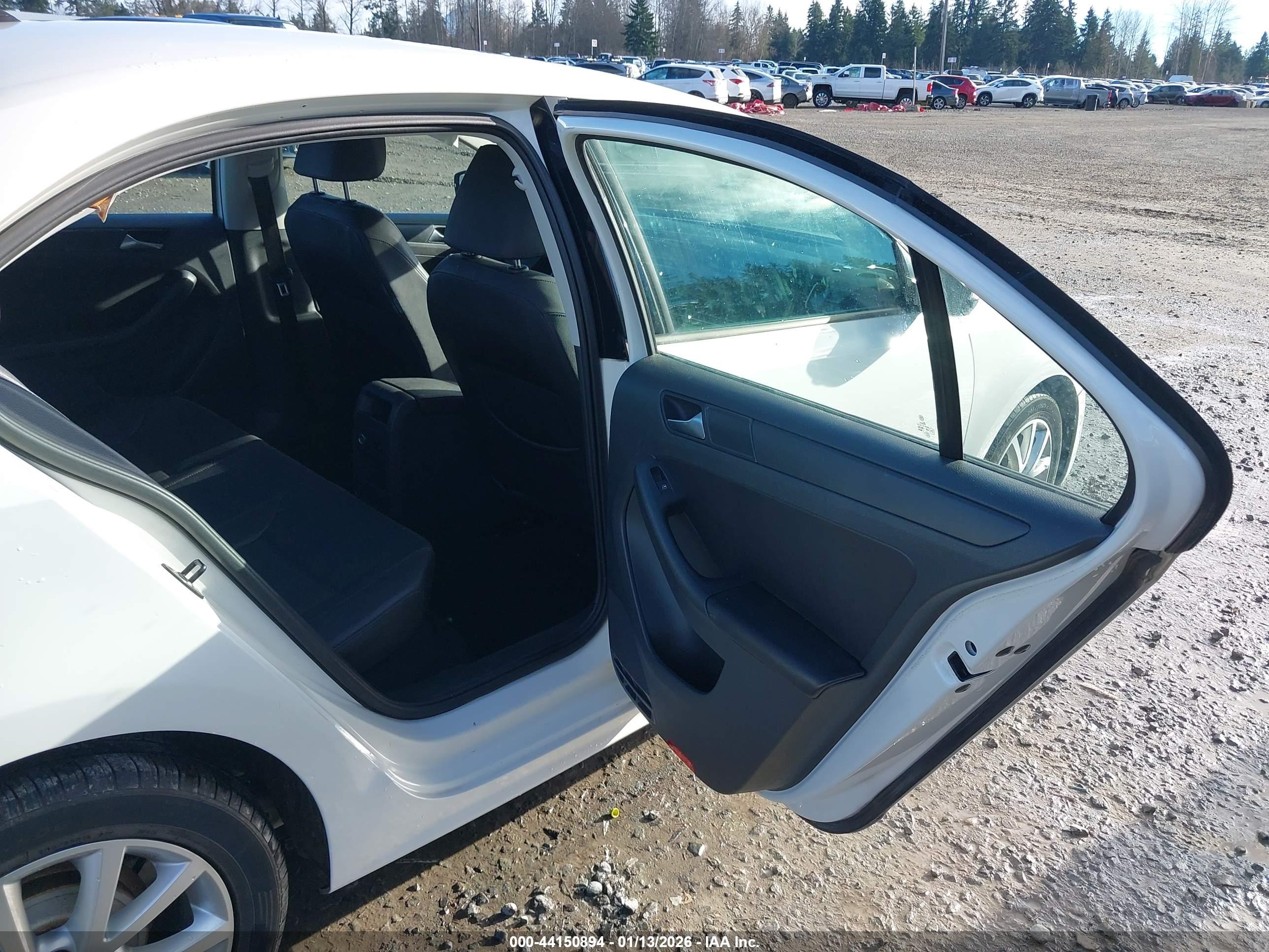 VOLKSWAGEN JETTA image 8