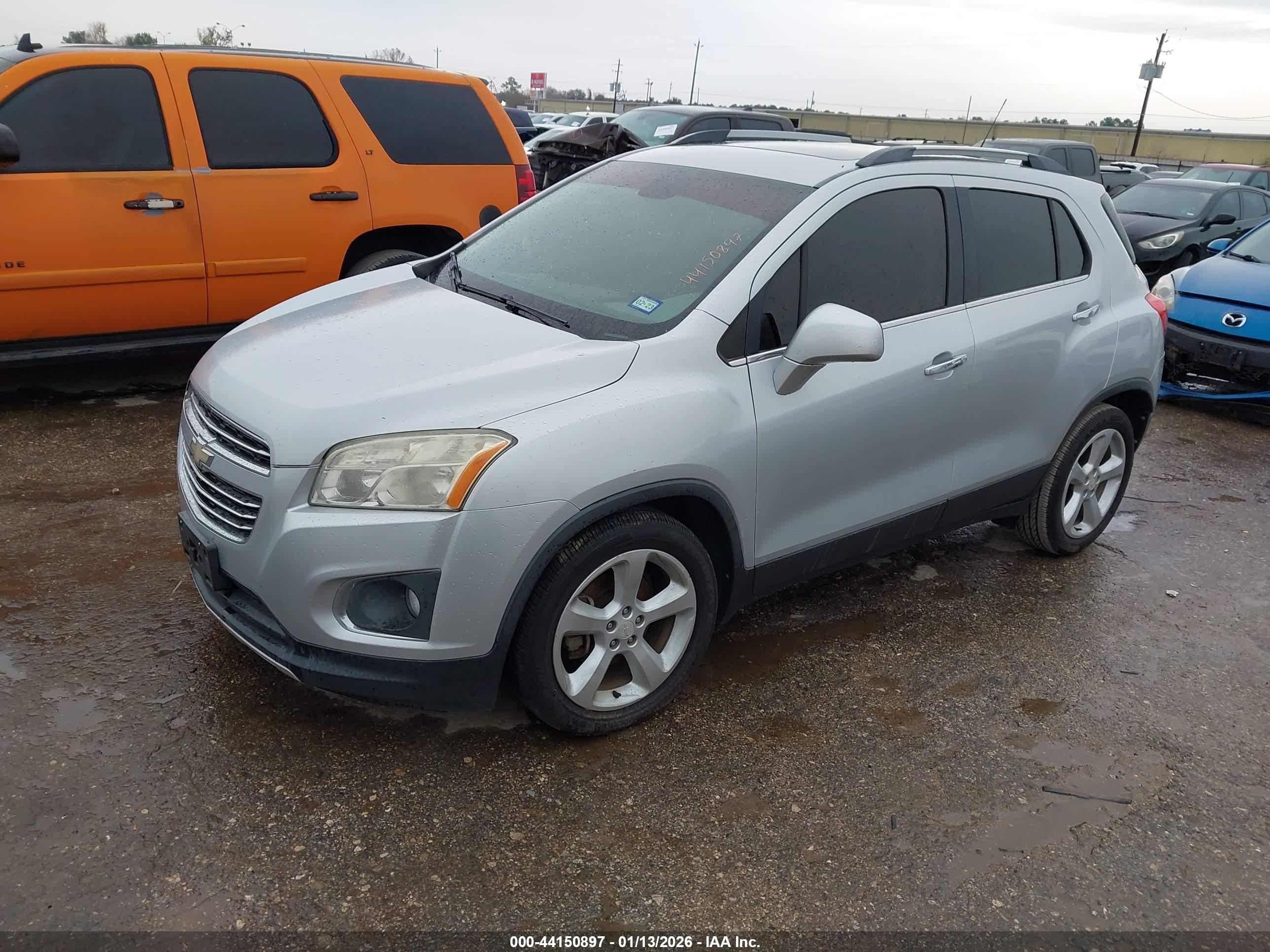CHEVROLET TRAX image 2